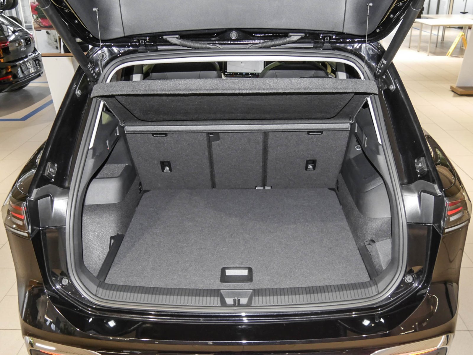 Volkswagen Tiguan 2.0 ELEGANCE DSG PANO LEDER STANDHZG AHK