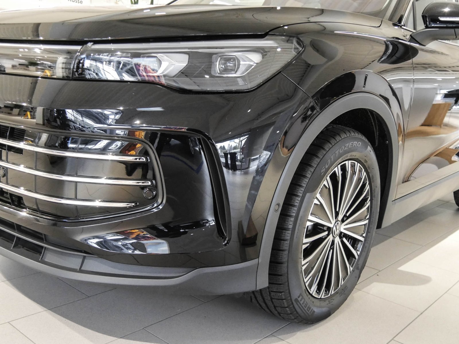 Volkswagen Tiguan 2.0 ELEGANCE DSG PANO LEDER STANDHZG AHK