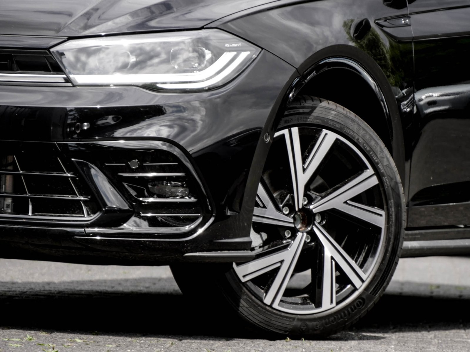 Volkswagen Polo 1.0 R-LINE DSG PANO NAVI CAM MATRIXLED LM17