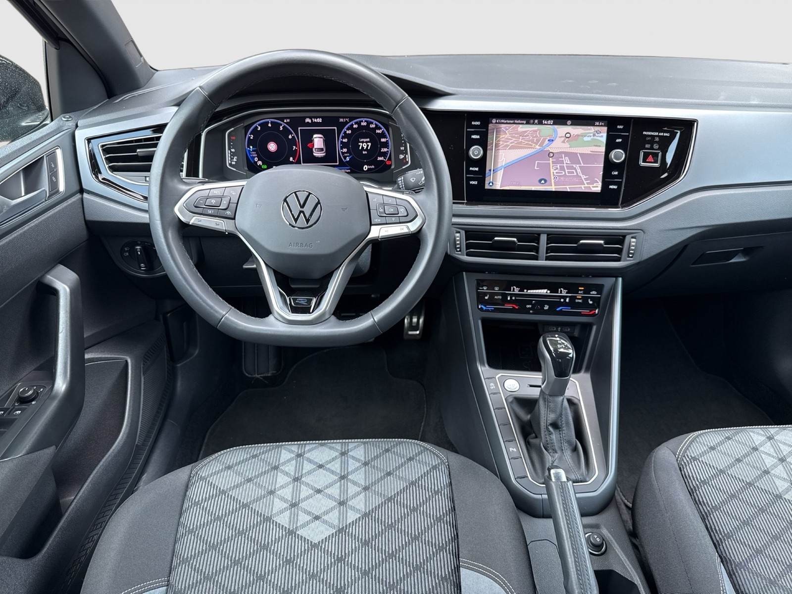Volkswagen Taigo 1.0 R-LINE BLACK STYLE CAM ACC LM18 NAVI