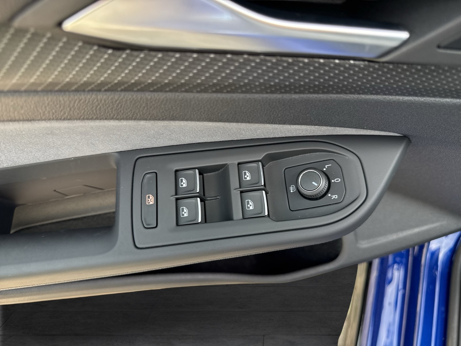 Volkswagen Golf Variant VIII 1.5 eTSI R-LINE AHK CAM ACC