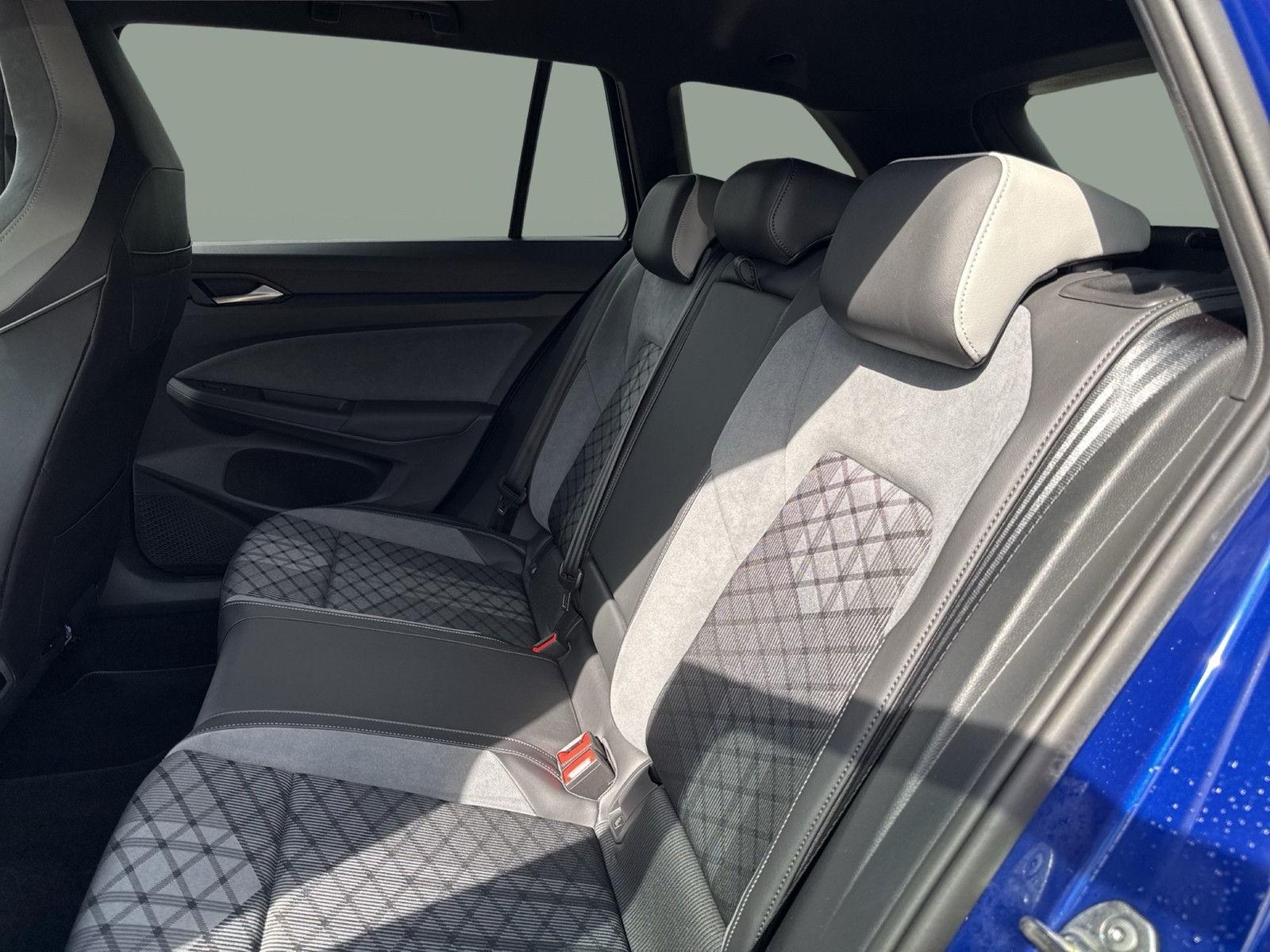 Volkswagen Golf Variant VIII 1.5 eTSI R-LINE AHK CAM ACC