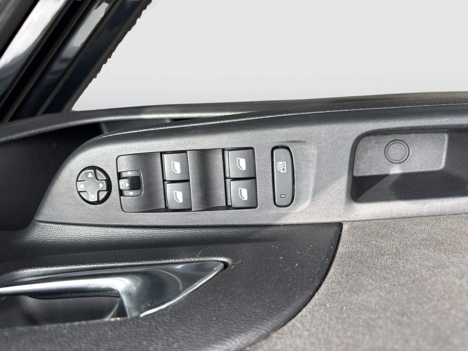 Opel Corsa F 1.2 ULTIMATE PANO CAM LM18 NAVI LED