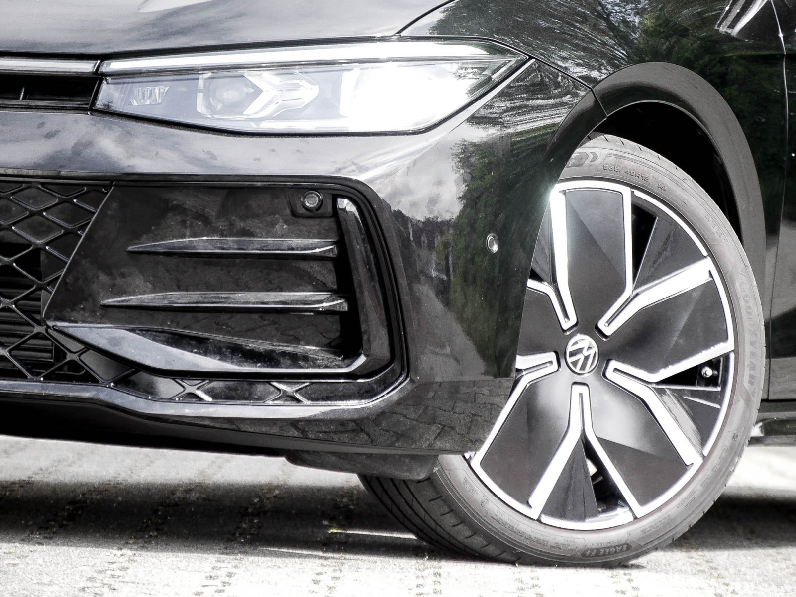 Volkswagen Passat Variant 2.0 R-LINE NEUES MODELL LEDER AHK