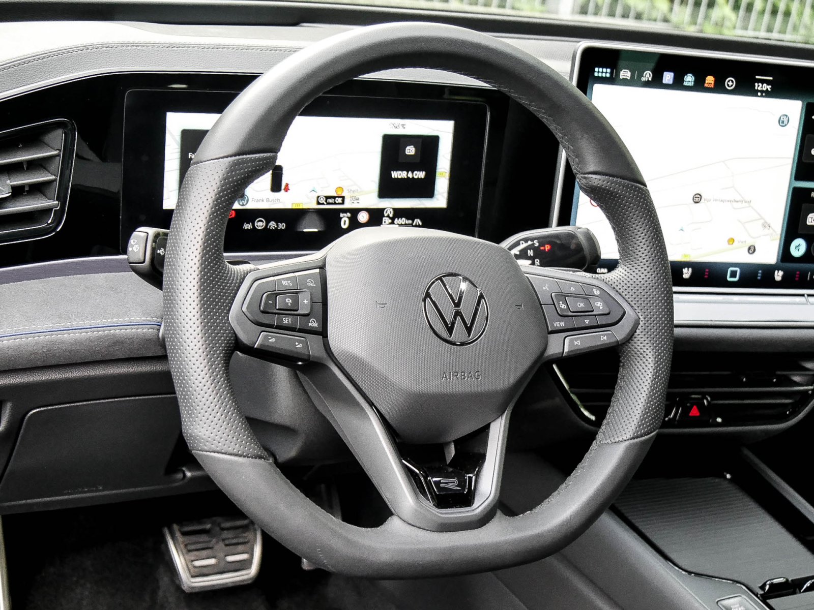 Volkswagen Passat Variant 2.0 R-LINE NEUES MODELL LEDER AHK