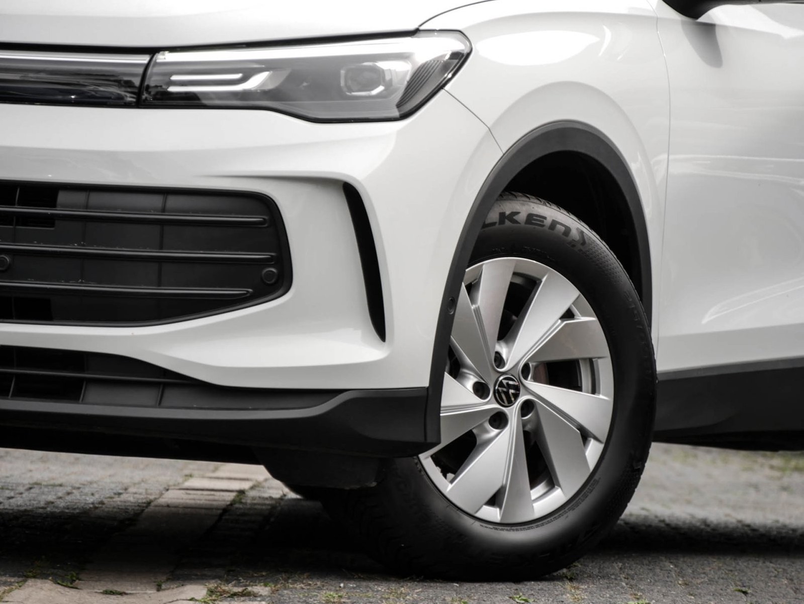 Volkswagen Tiguan 1.5 eTSI NEUES MODELL AHK CAM CARPLAY