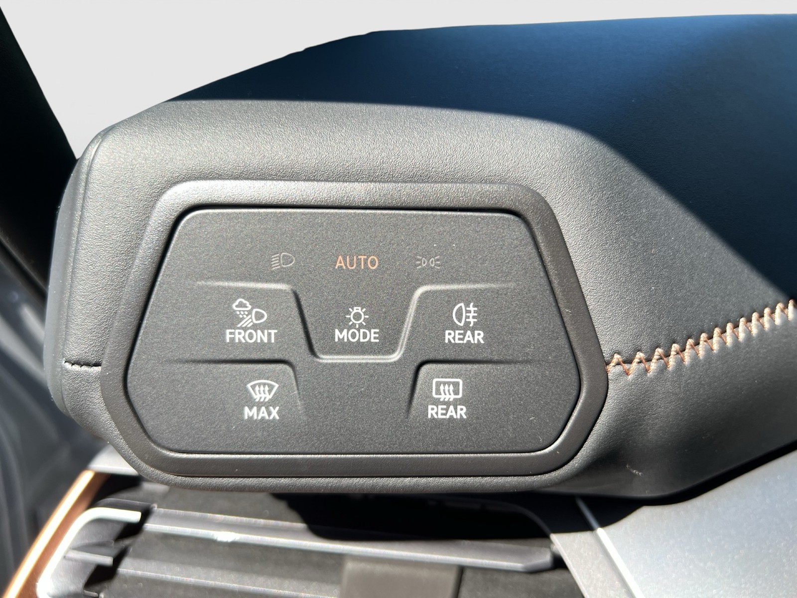Cupra Born EDITION DYNAMIC 360CAM ACC LM19 NAVI SITZHZ