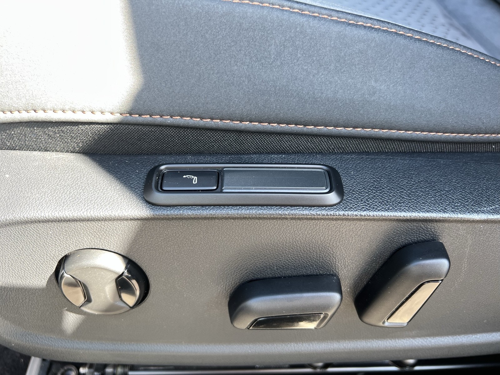 Cupra Born EDITION DYNAMIC 360CAM ACC LM19 NAVI SITZHZ