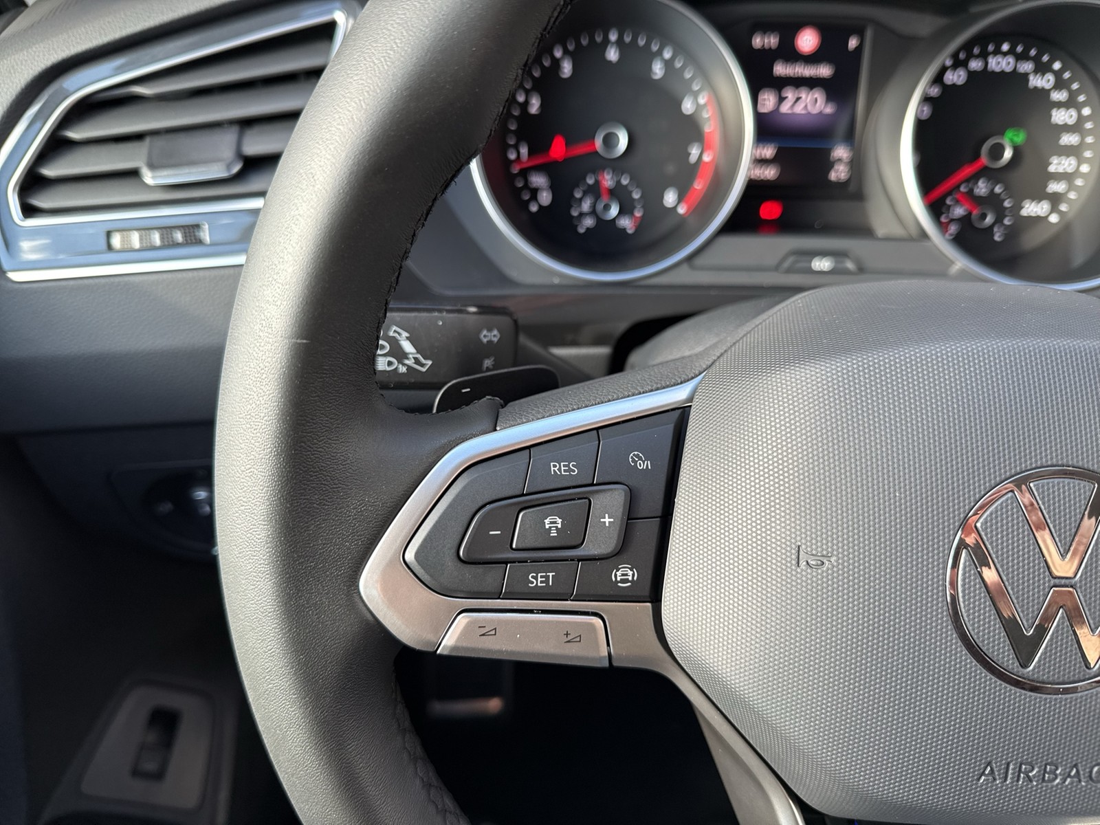 Volkswagen Tiguan 2.0 MOVE 4X4 AHK CAM ACC LM18 EKLAPPE NAVI