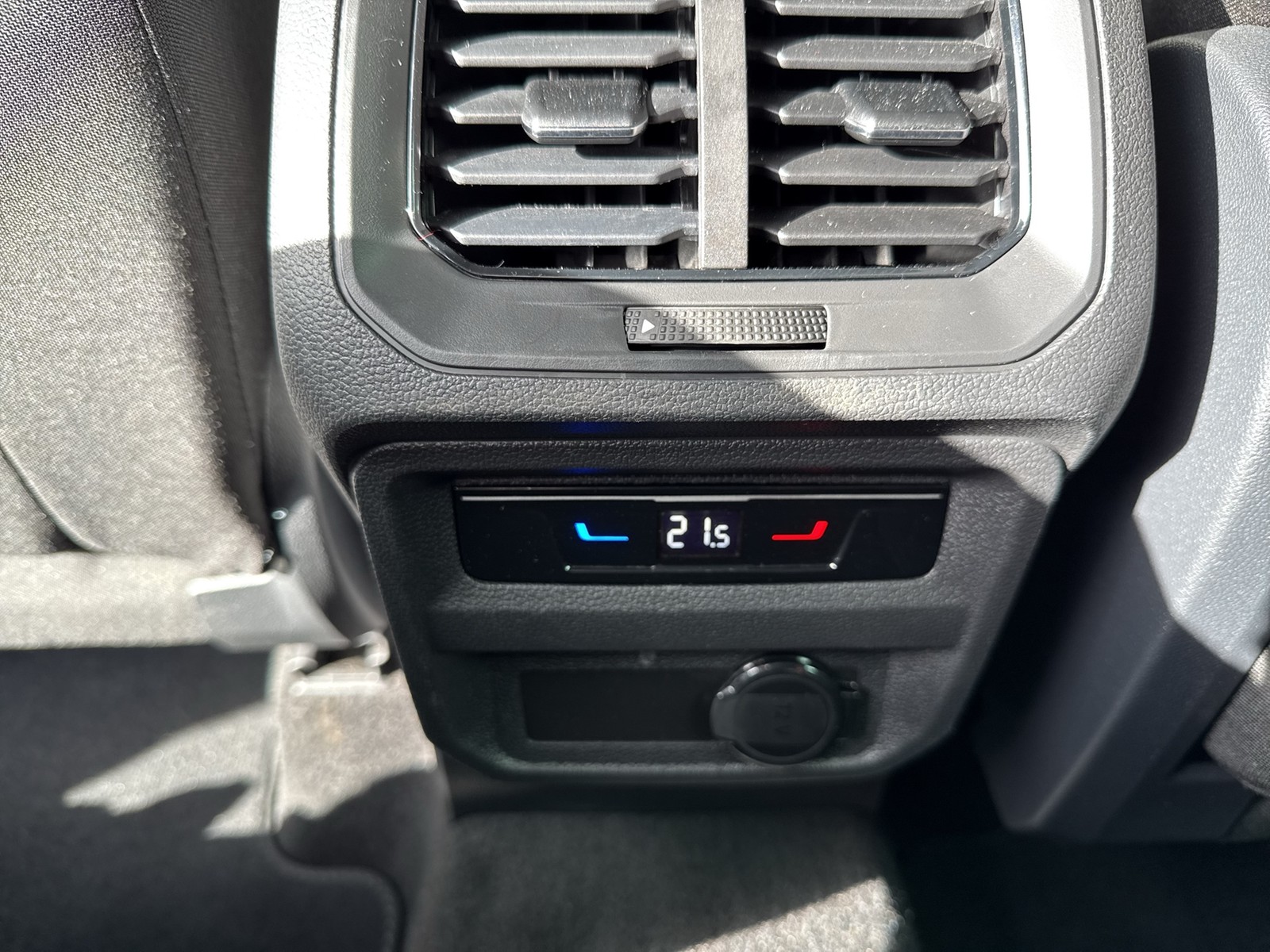 Volkswagen Tiguan 2.0 MOVE 4X4 AHK CAM ACC LM18 EKLAPPE NAVI