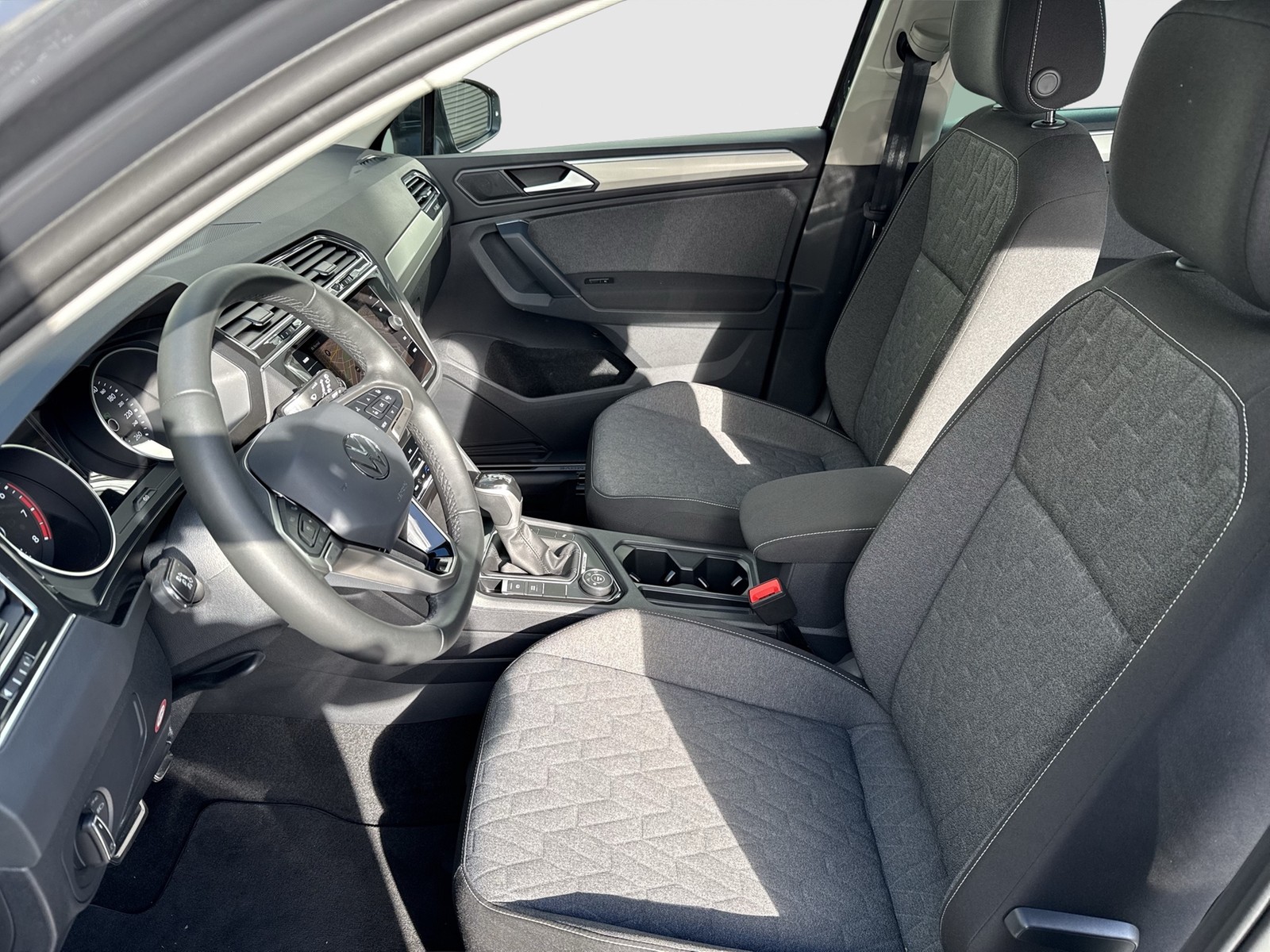 Volkswagen Tiguan 2.0 MOVE 4X4 AHK CAM ACC LM18 EKLAPPE NAVI