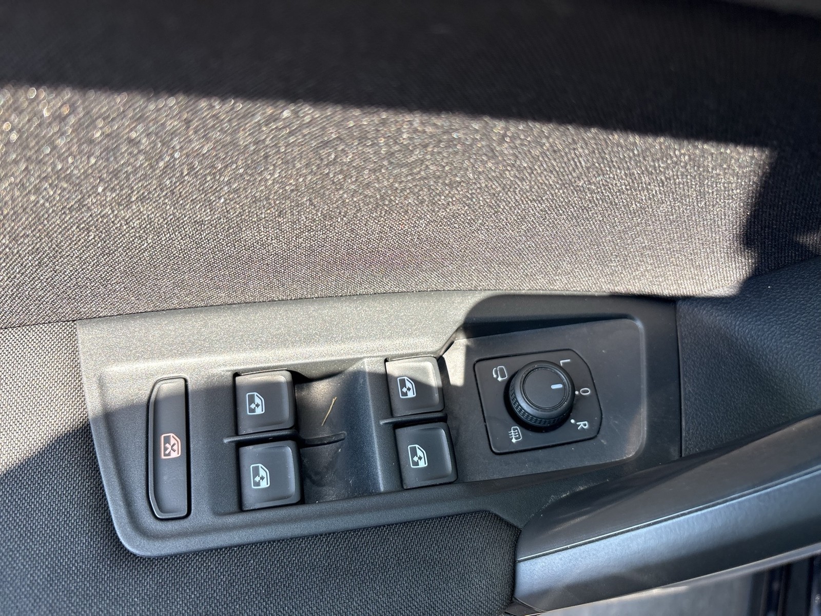 Volkswagen Tiguan 2.0 LIFE AHK CAM ACC LM18 NAVI SITZHEIZ.