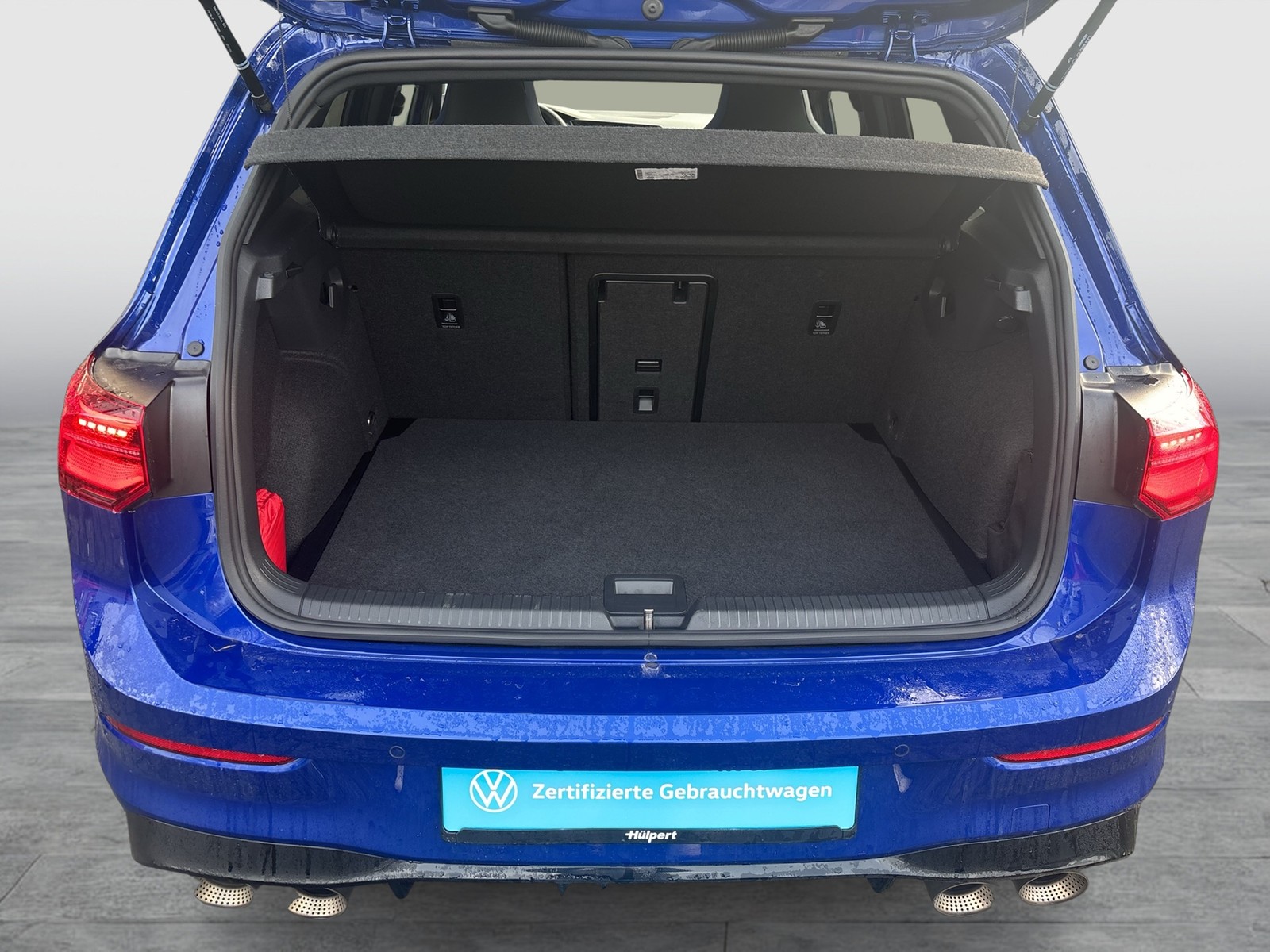 Volkswagen Golf VIII R PERFORMANCE 4X4 AKRAPOVIC PANO LM19