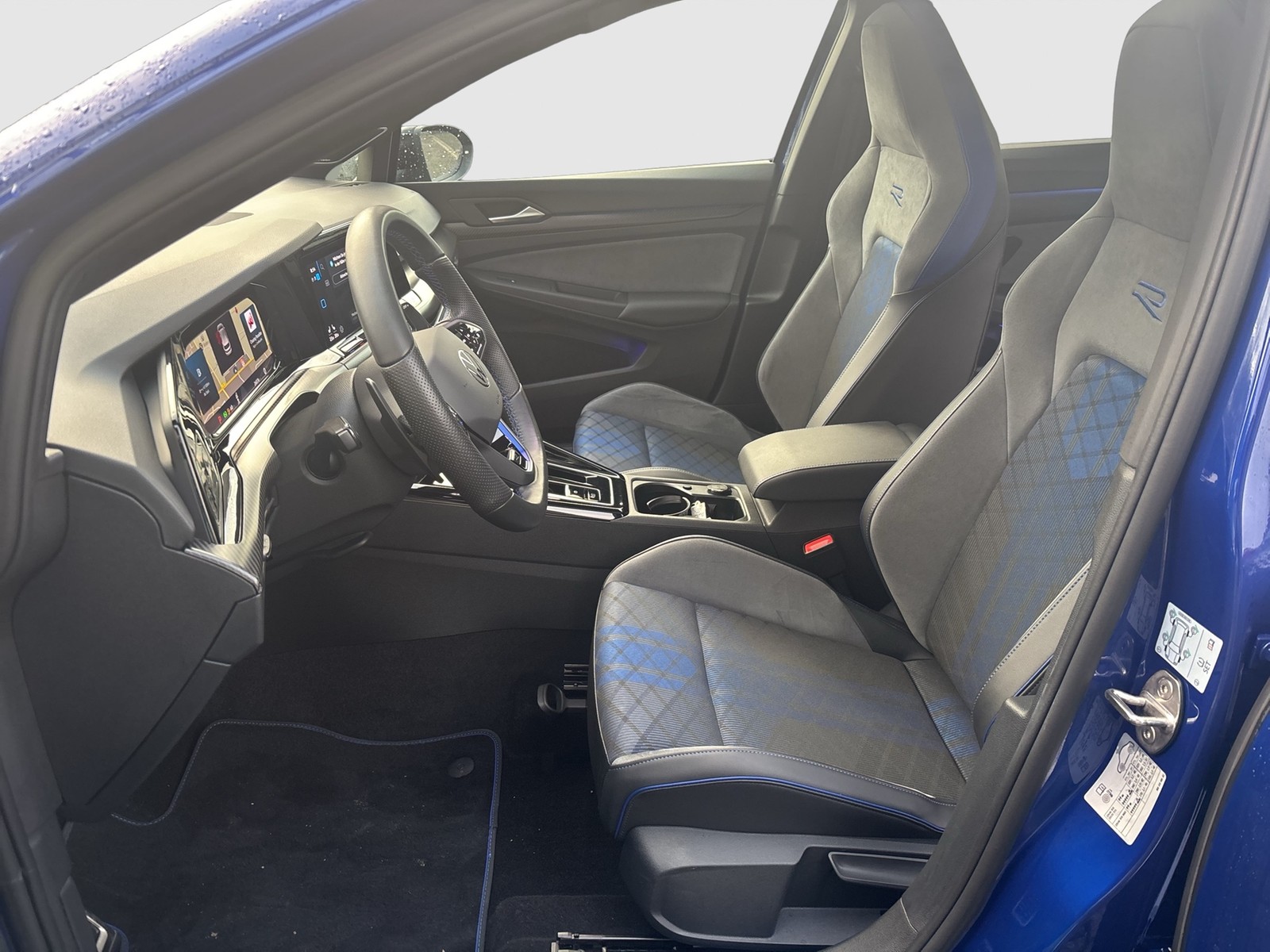 Volkswagen Golf VIII R PERFORMANCE 4X4 AKRAPOVIC PANO LM19