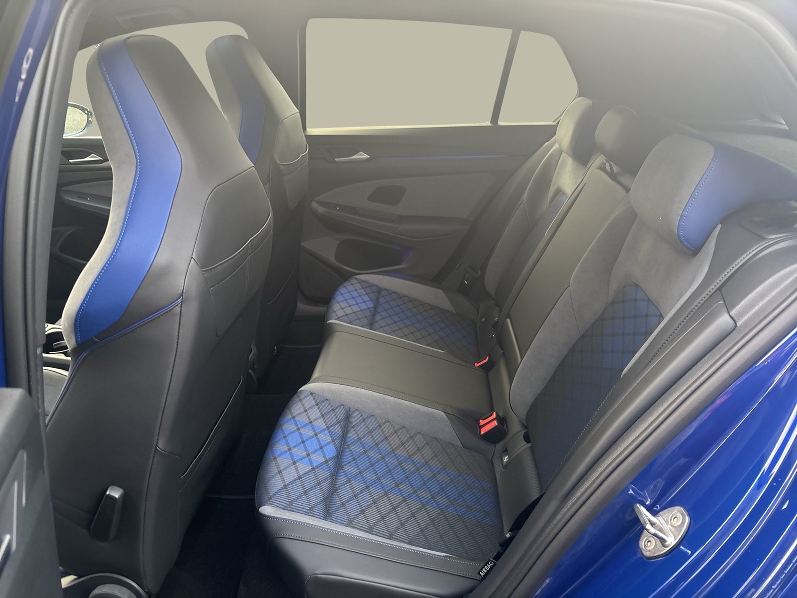 Volkswagen Golf VIII R PERFORMANCE 4X4 AKRAPOVIC PANO LM19