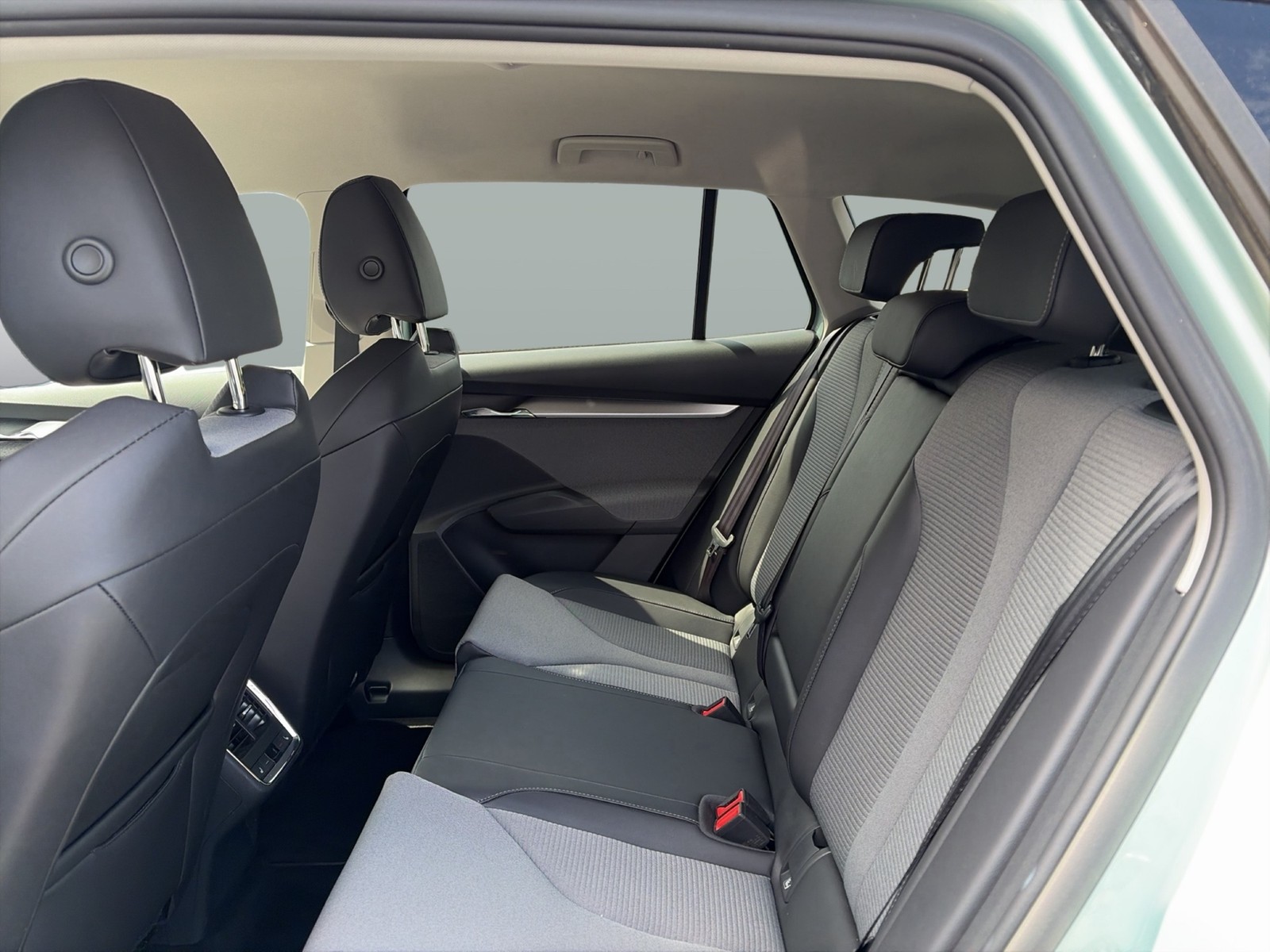 Skoda Enyaq 60 LOFT CAM ACC LM19 E-KLAPPE NAVI SITZHZ.