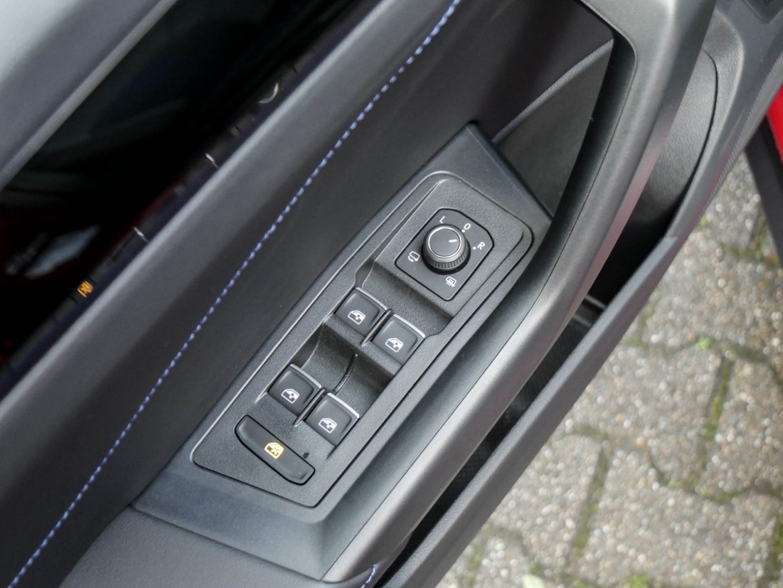 Volkswagen T-Roc 2.0 R 4X4 AKRAPOVIC CAM ACC LM18 E-KLAPPE