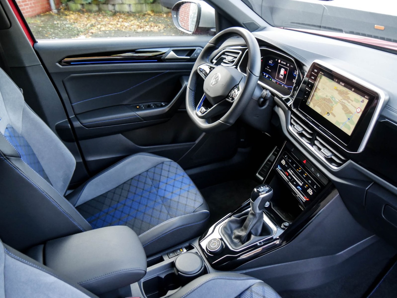 Volkswagen T-Roc 2.0 R 4X4 AKRAPOVIC CAM ACC LM18 E-KLAPPE