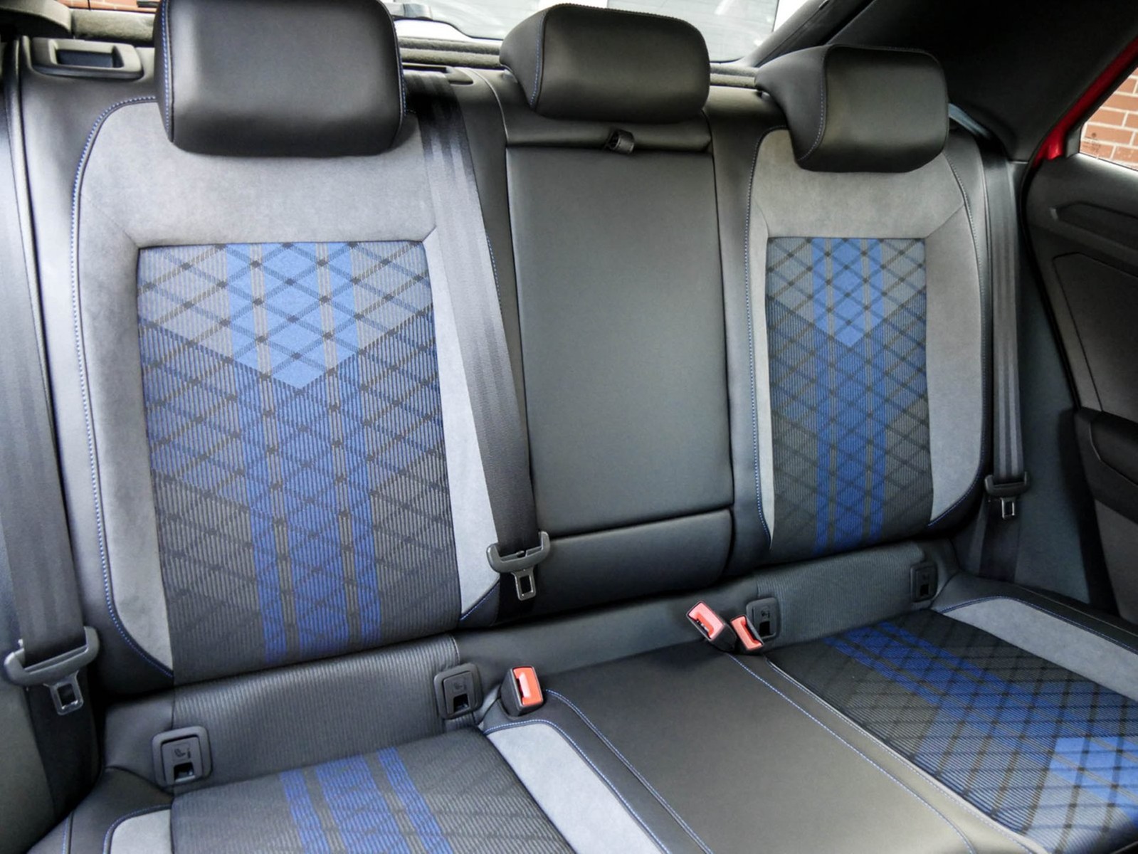 Volkswagen T-Roc 2.0 R 4X4 AKRAPOVIC CAM ACC LM18 E-KLAPPE