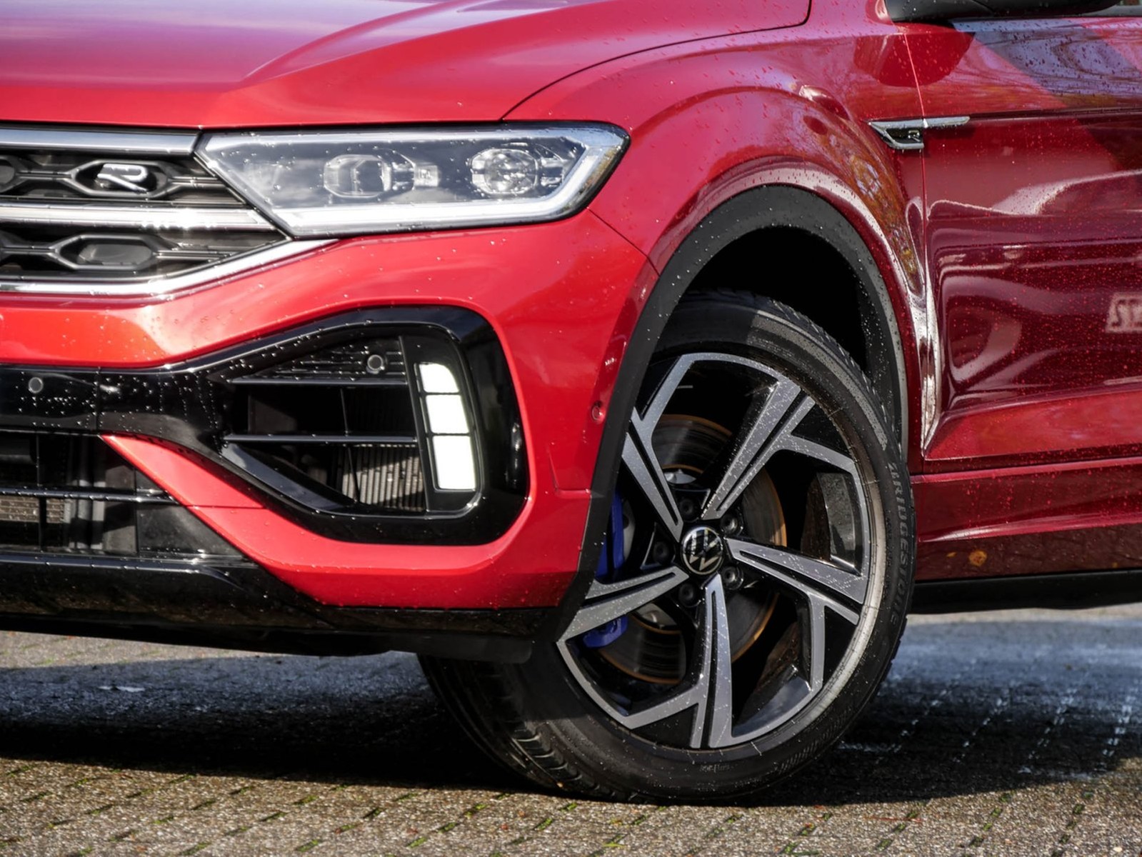 Volkswagen T-Roc 2.0 R 4X4 AKRAPOVIC CAM ACC LM18 E-KLAPPE