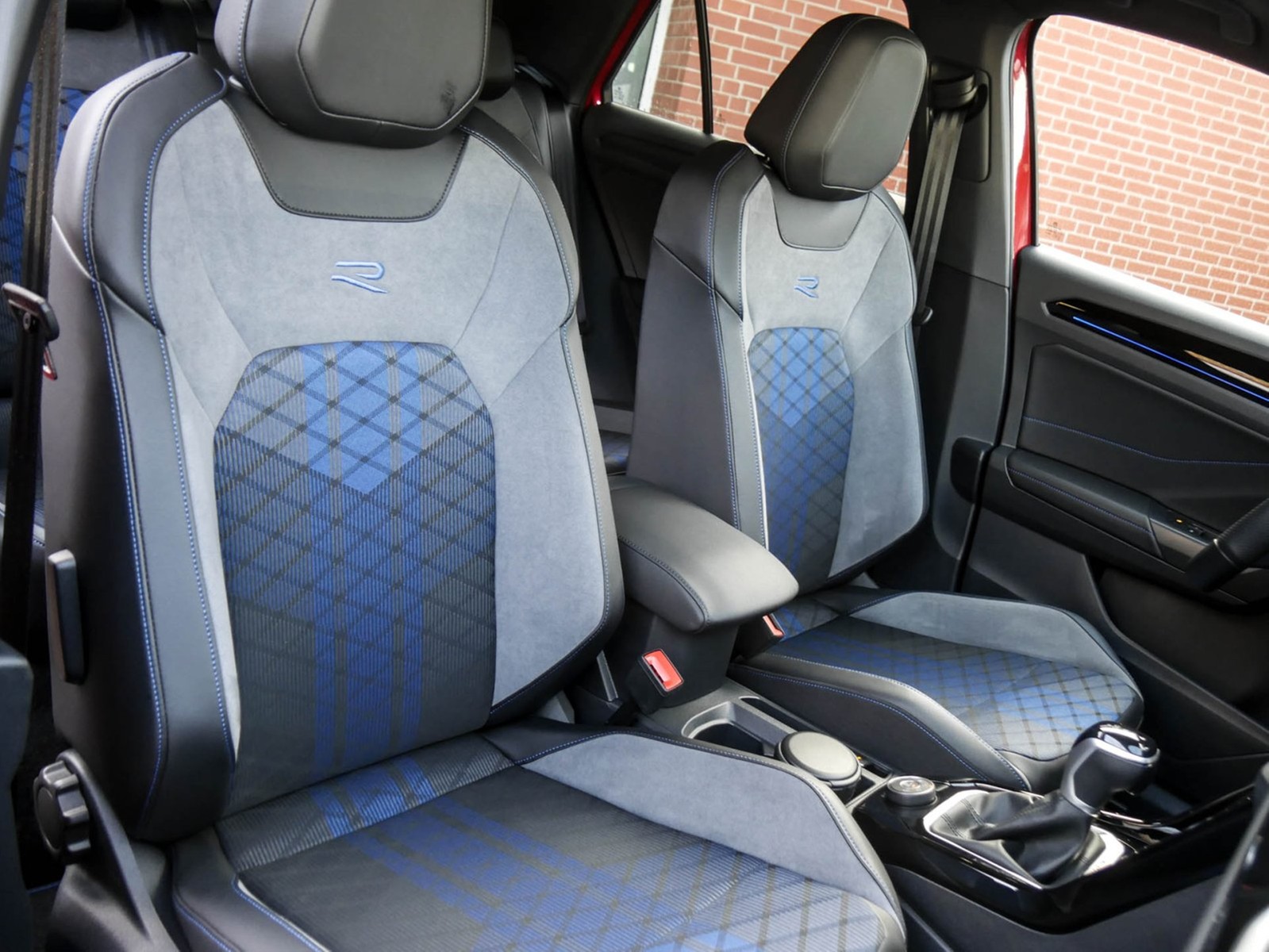 Volkswagen T-Roc 2.0 R 4X4 AKRAPOVIC CAM ACC LM18 E-KLAPPE