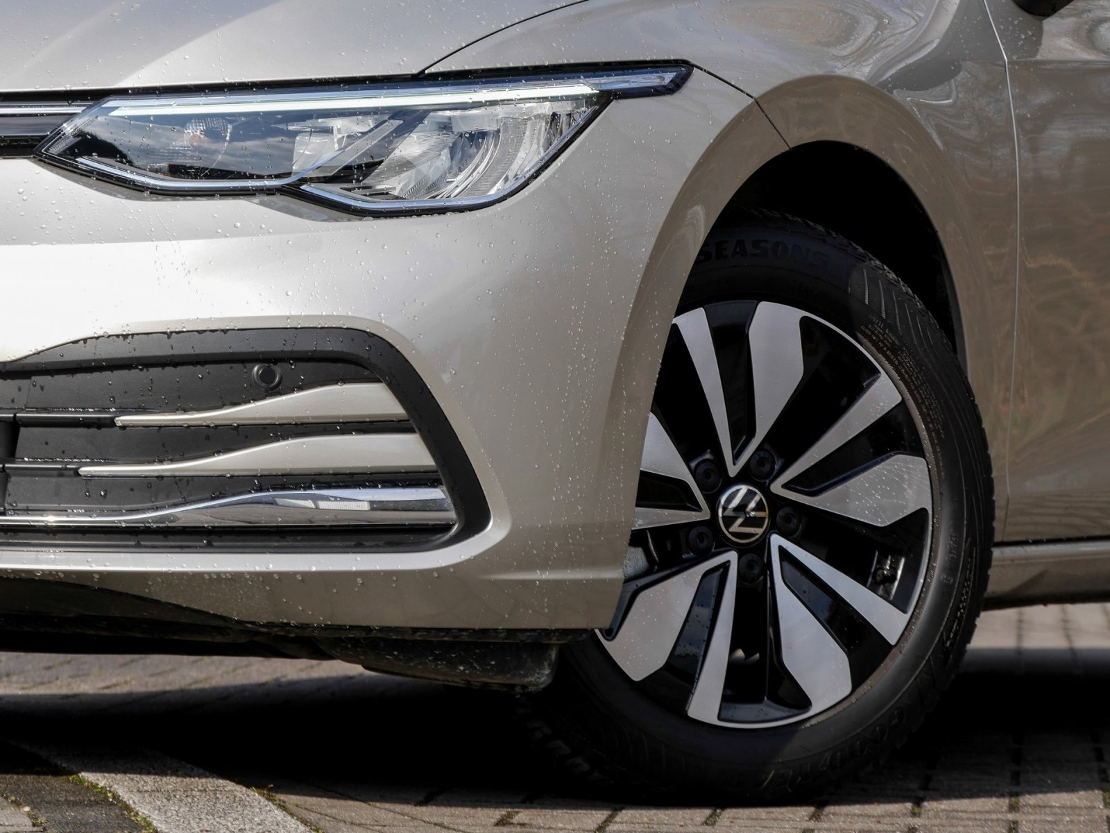 Volkswagen Golf Variant VIII 1.5 eTSI MOVE AHK CAM ACC NAVI