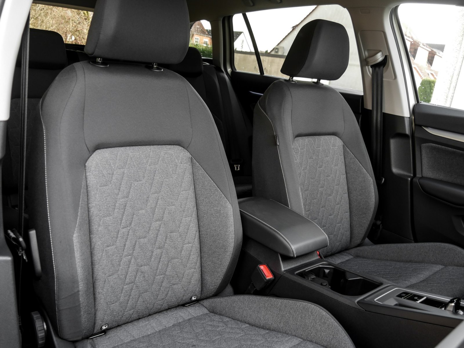 Volkswagen Golf Variant VIII 1.5 eTSI MOVE AHK CAM ACC NAVI