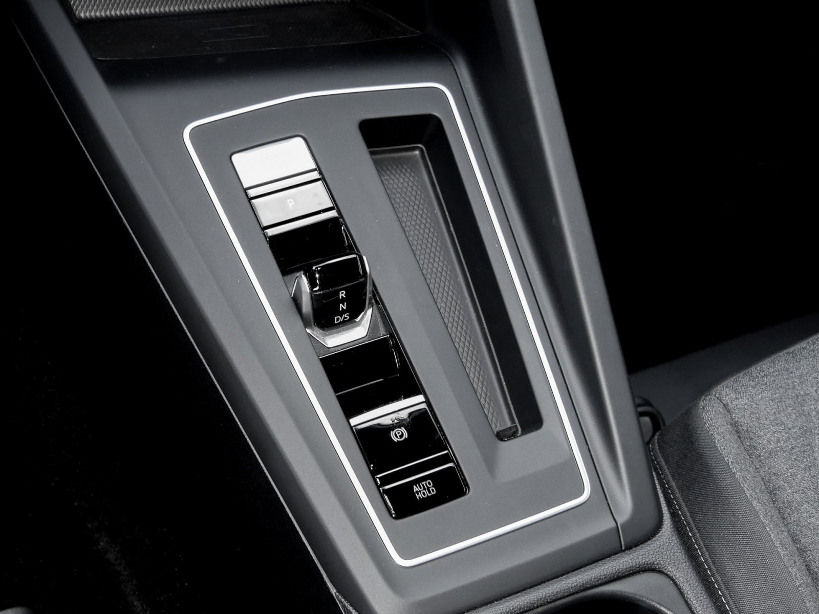 Volkswagen Golf Variant VIII 1.5 eTSI MOVE AHK CAM ACC NAVI