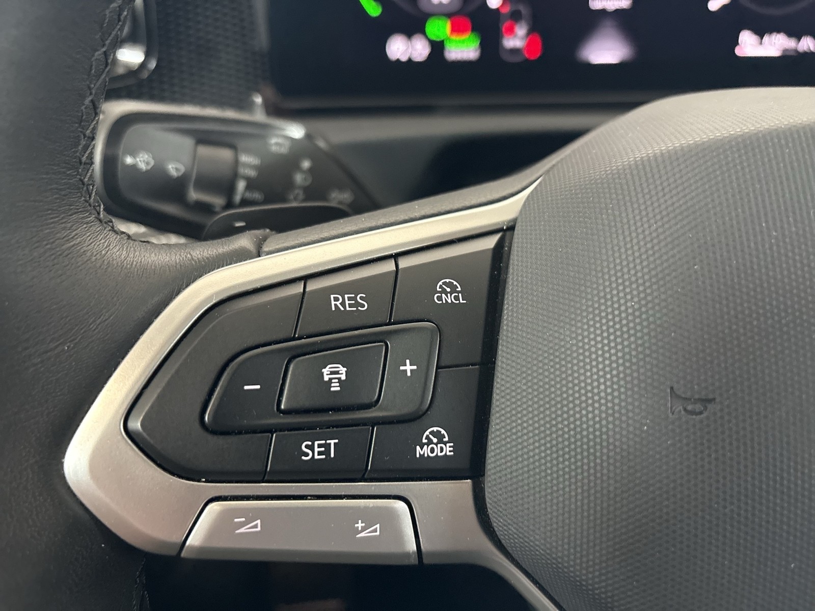 Volkswagen Tiguan 1.5 HYBRID ENERGY AHK 360CAM ACC LM18 NAVI