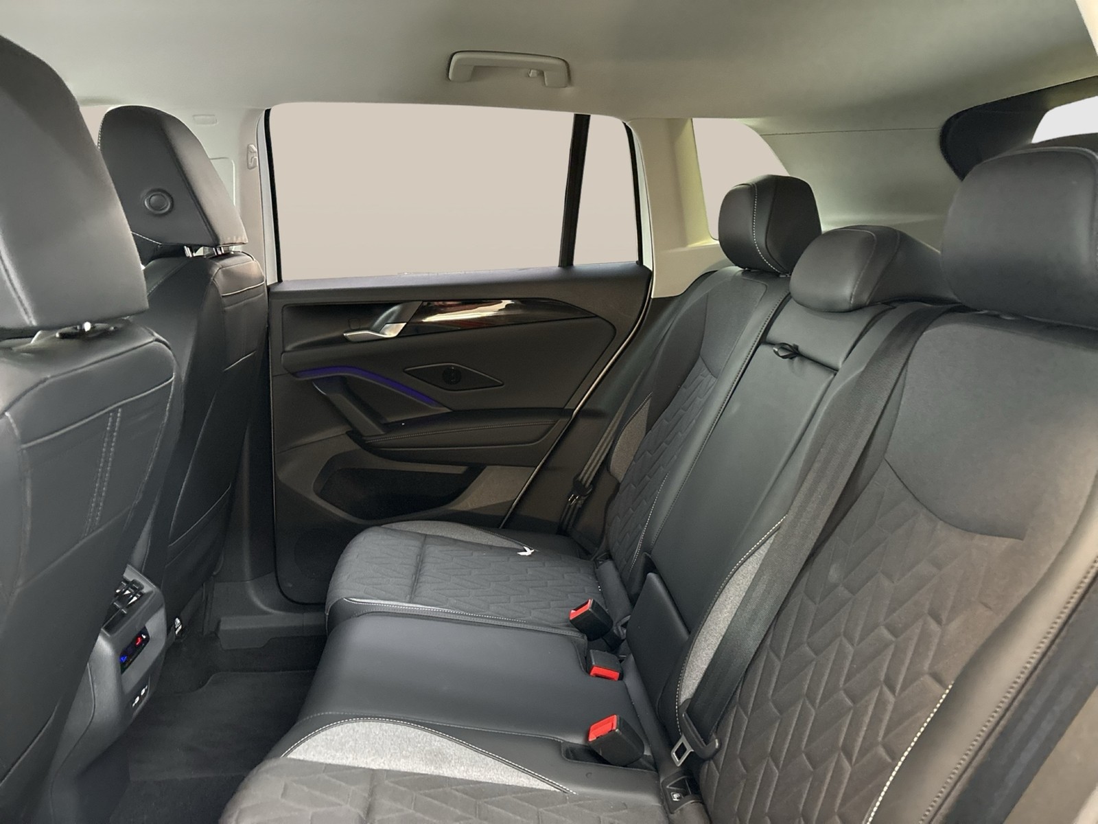 Volkswagen Tiguan 1.5 HYBRID ENERGY AHK 360CAM ACC LM18 NAVI