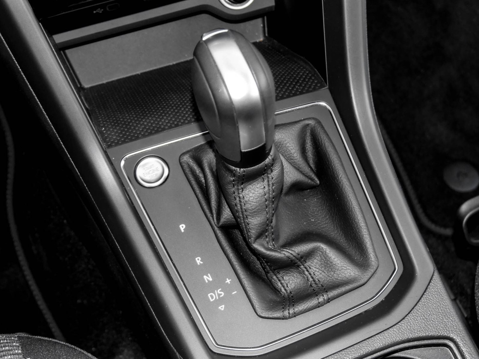 Volkswagen Touran 2.0 COMFORTLINE 7SITZE CAM ACC E-KLAPPE