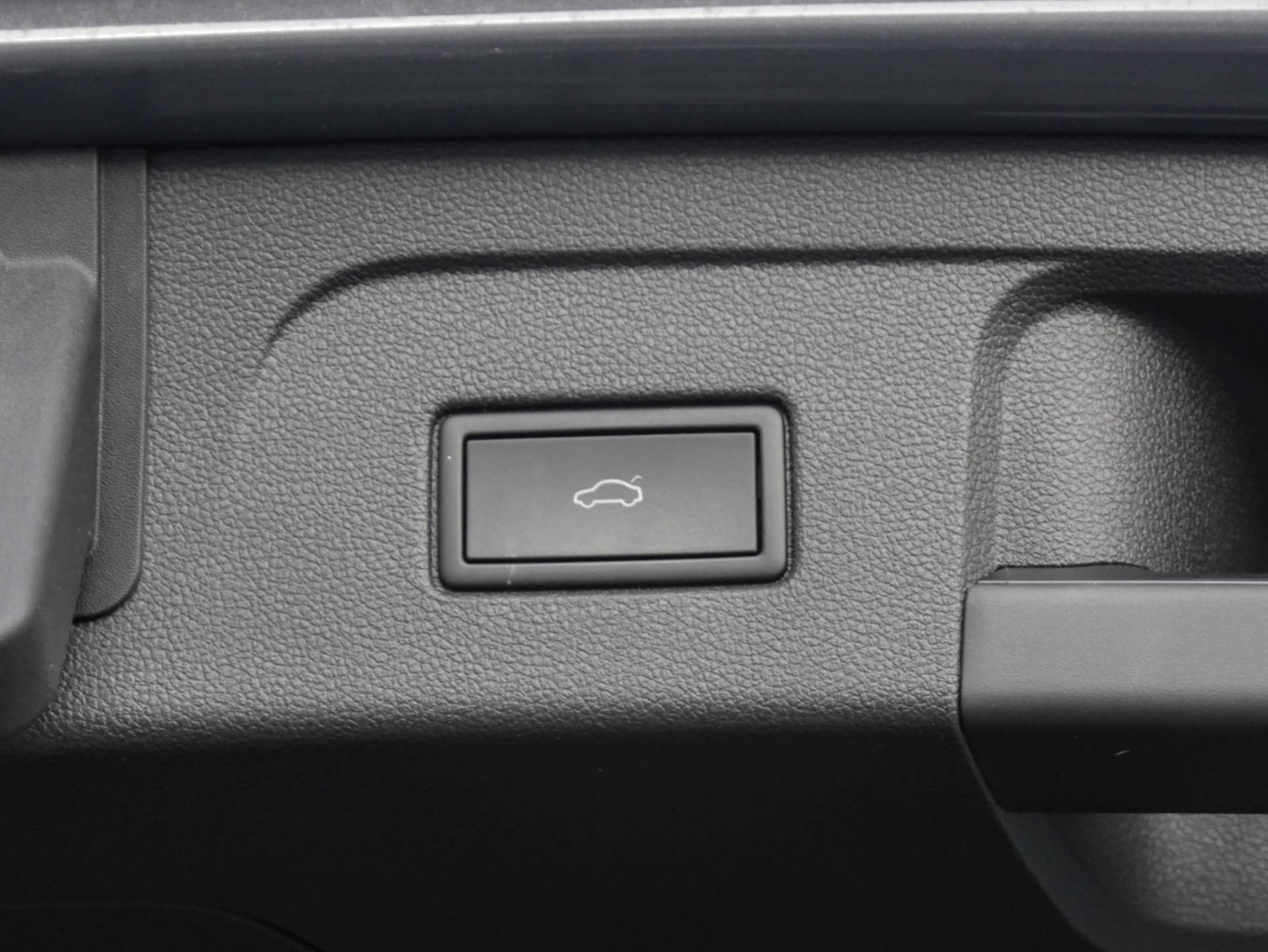 Volkswagen Touran 2.0 COMFORTLINE 7SITZE CAM ACC E-KLAPPE