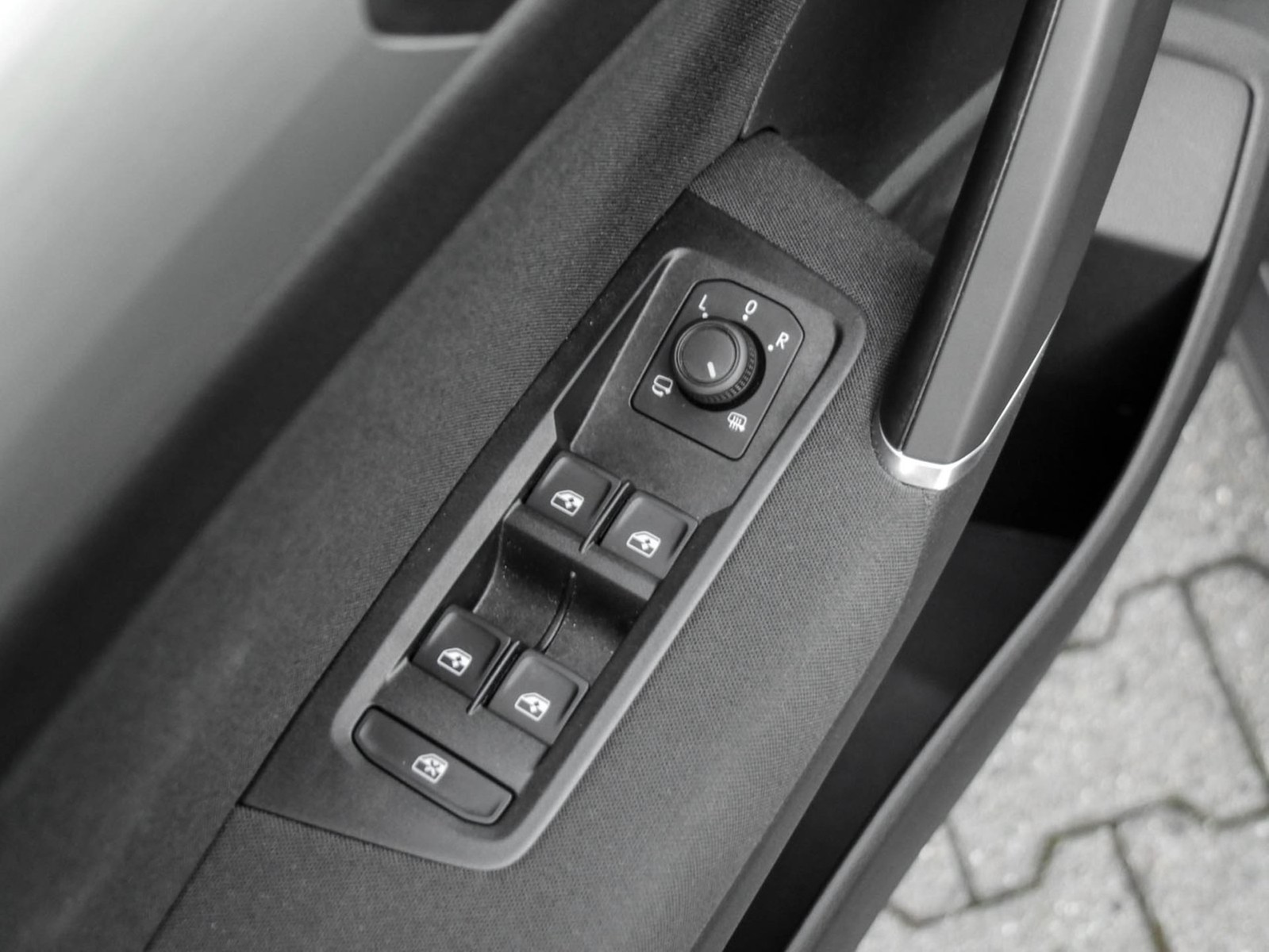 Volkswagen Touran 2.0 COMFORTLINE 7SITZE CAM ACC E-KLAPPE