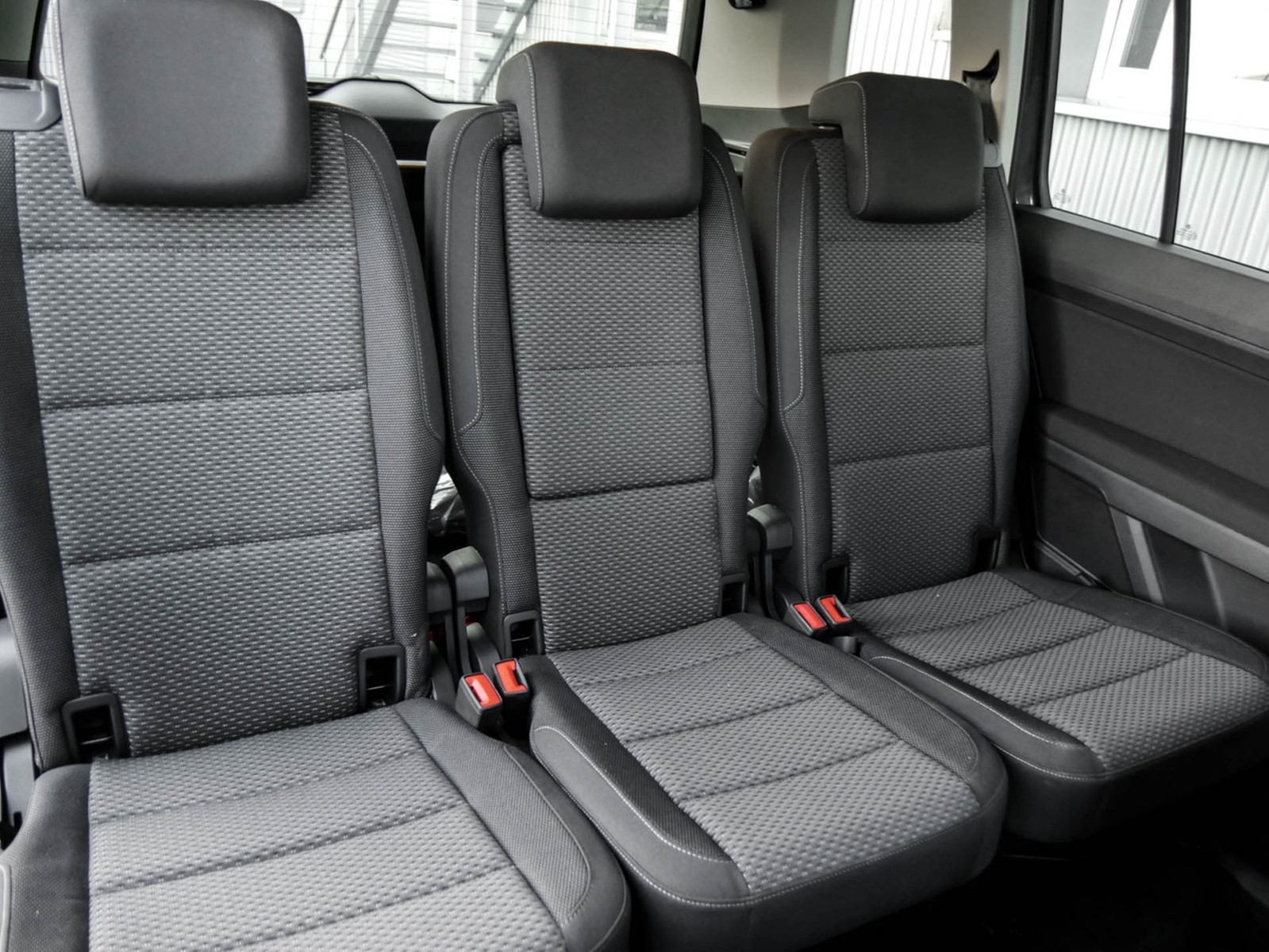 Volkswagen Touran 2.0 COMFORTLINE 7SITZE CAM ACC E-KLAPPE