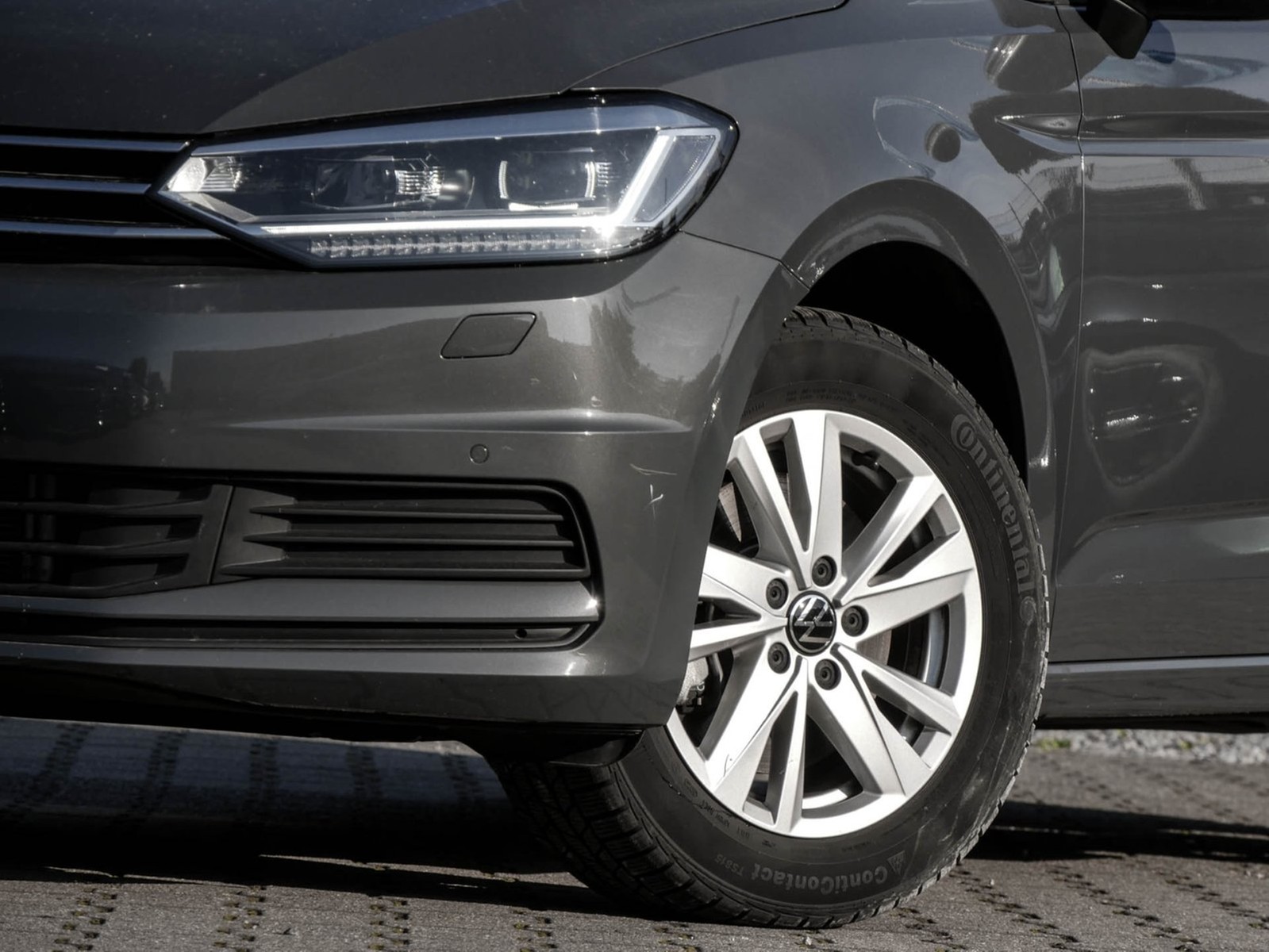 Volkswagen Touran 2.0 COMFORTLINE 7SITZE CAM ACC E-KLAPPE