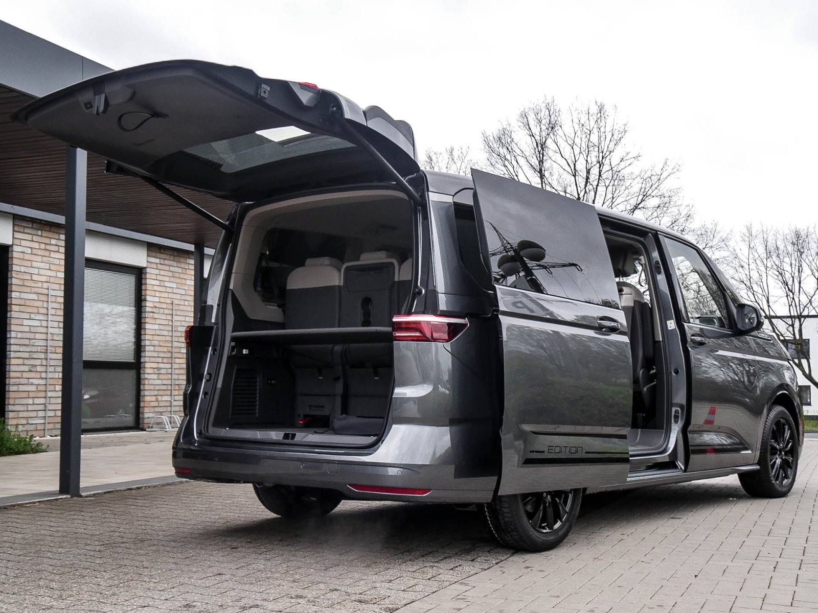 Volkswagen T7 Multivan LR 2,0 l TDI Edition lang Klima LED PDC Kamera AHK