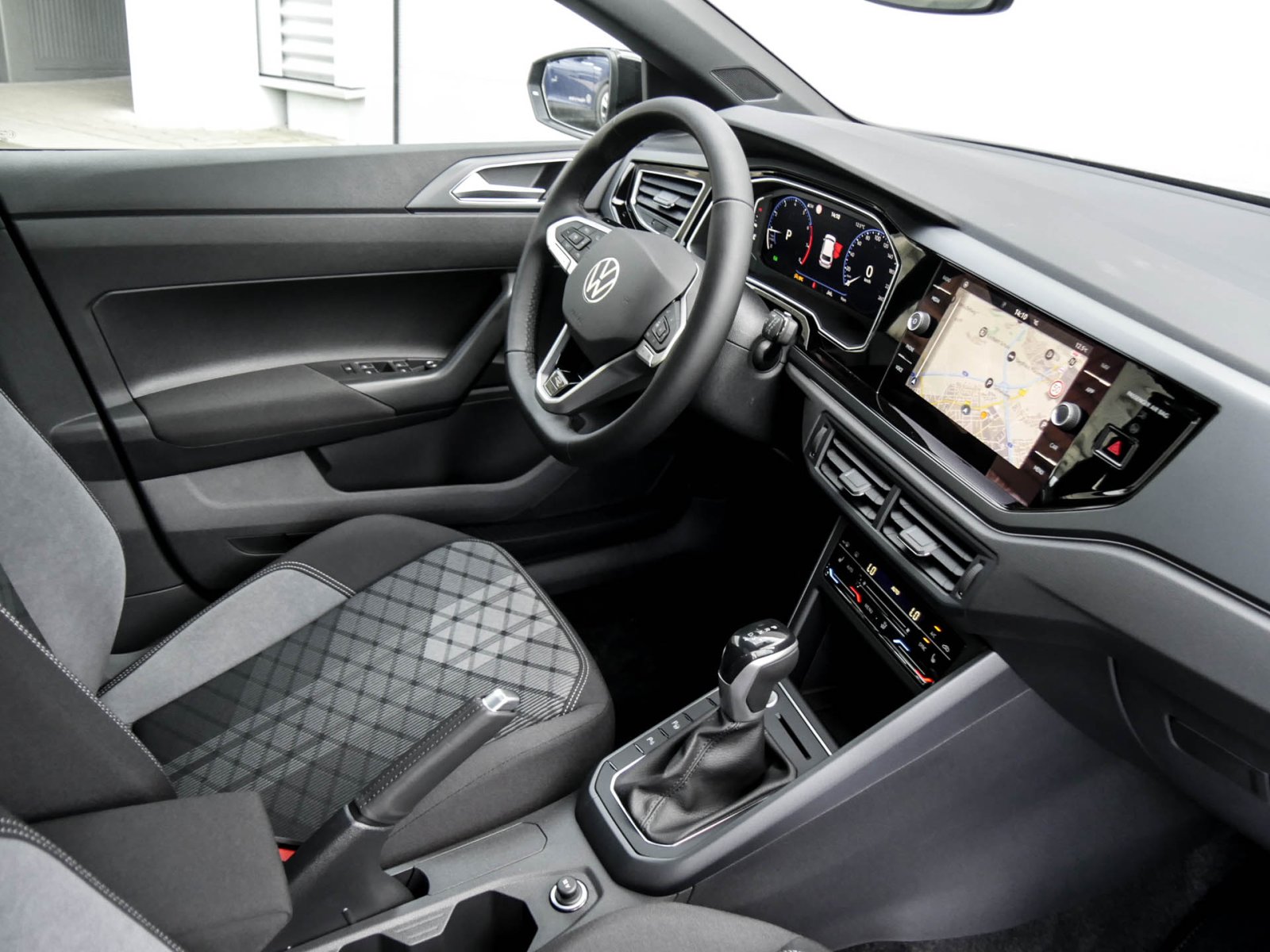 Volkswagen Polo 1.0 R-LINE DSG