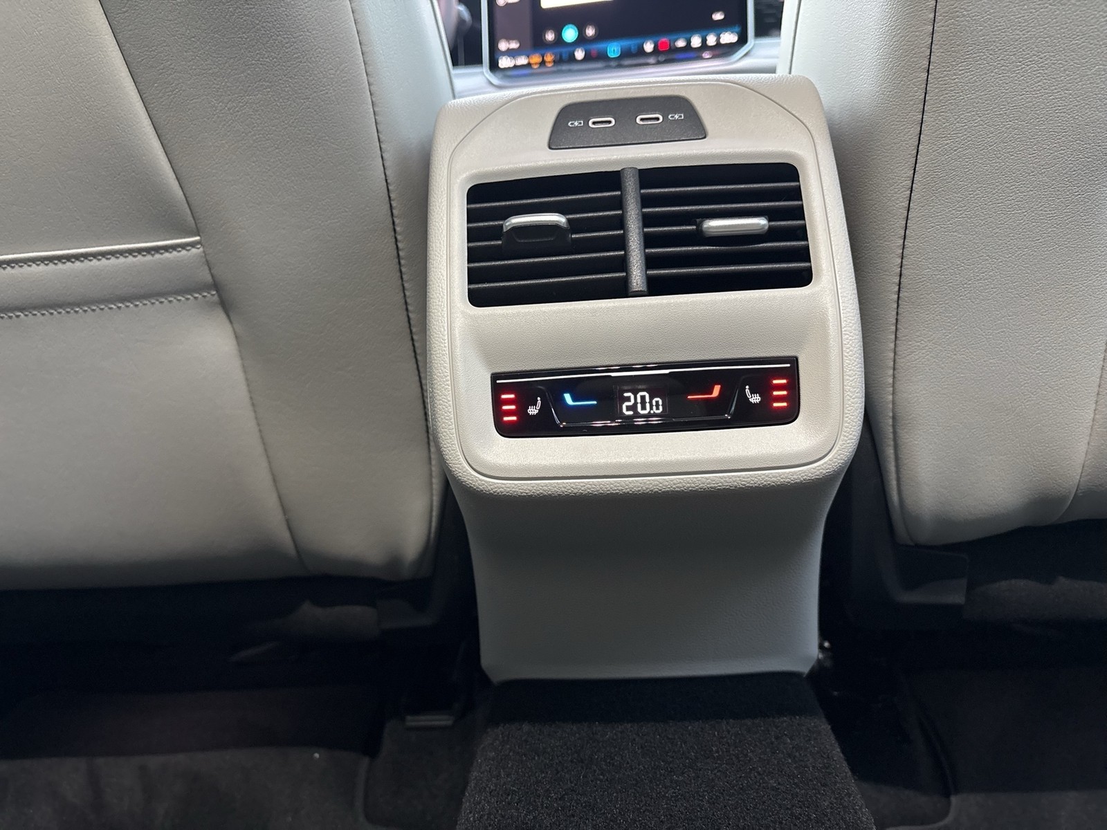 Volkswagen Passat Variant 2.0 ELEGANCE 4X4 LEDR STANDHZ AHK