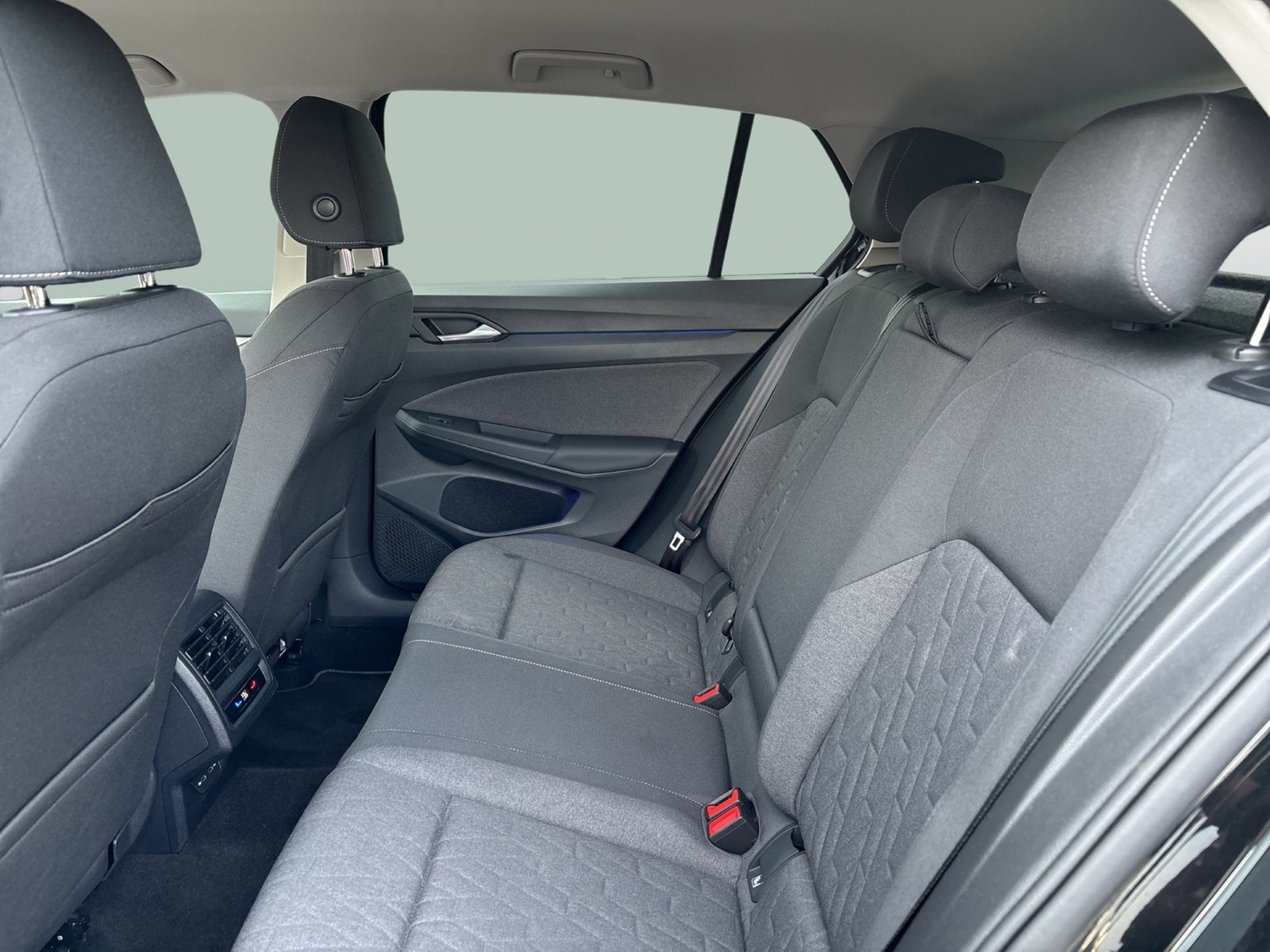 Volkswagen Golf VIII 1.5 eTSI LIFE 360°CAM ACC HEAD-UP NAVI