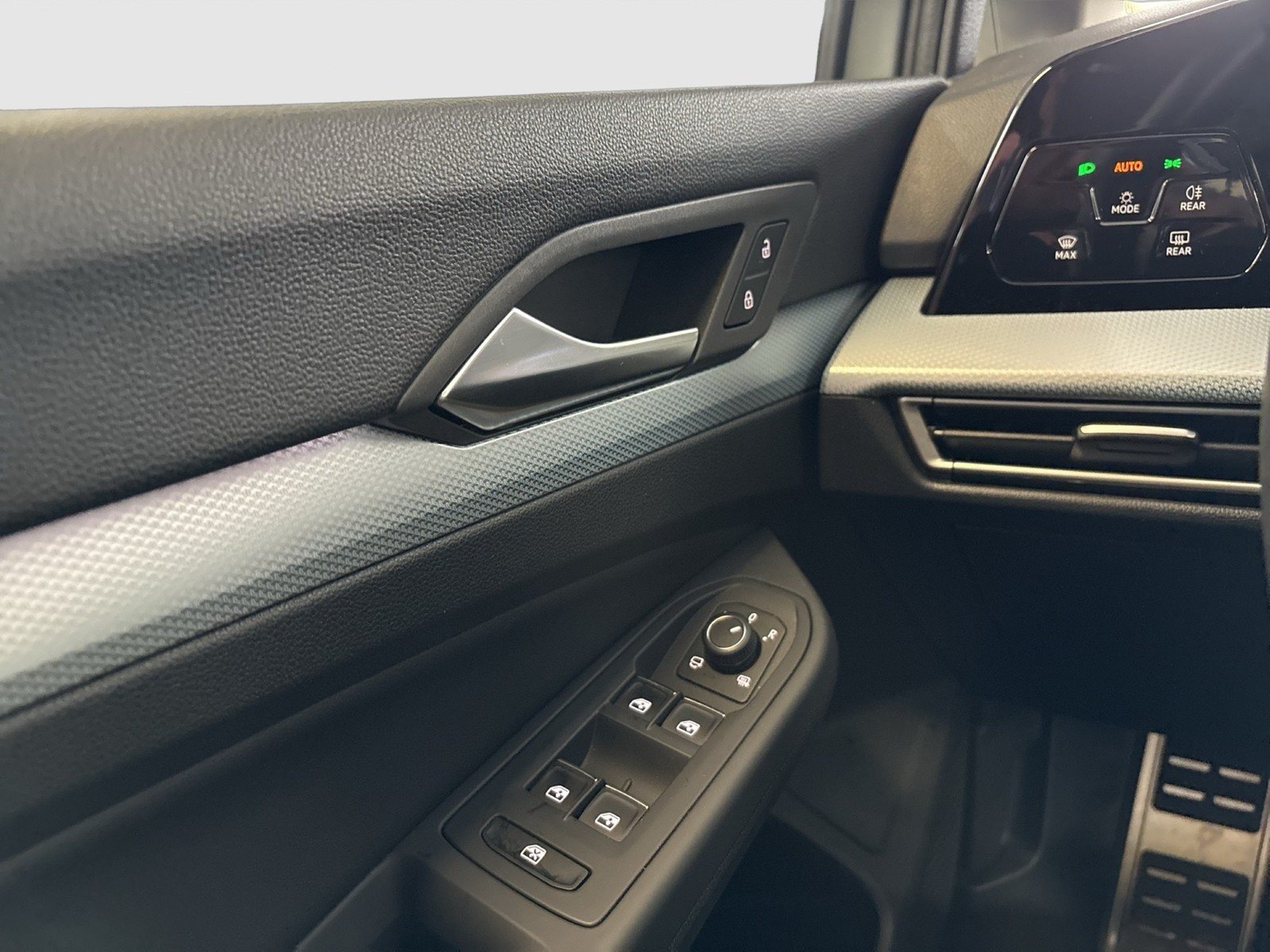 Volkswagen Golf Variant VIII 1.5 eTSI ENERGY STANDHZ. CAM