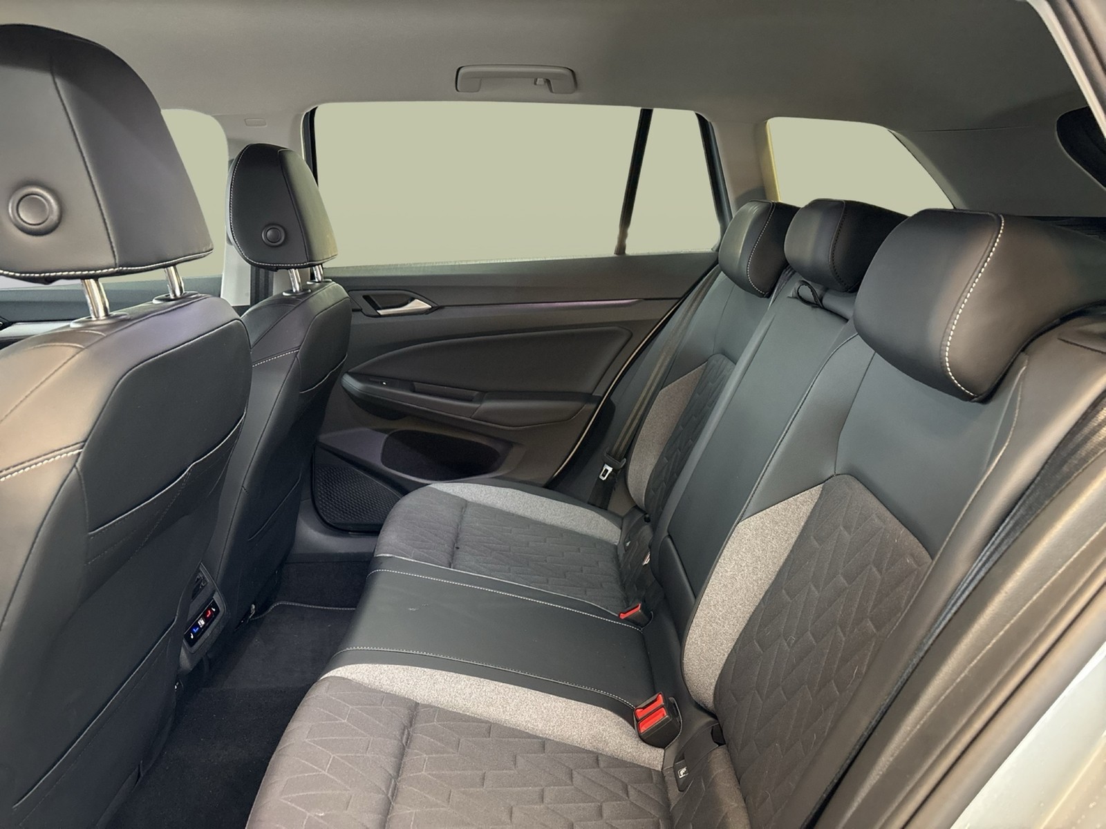 Volkswagen Golf Variant VIII 1.5 eTSI ENERGY STANDHZ. CAM