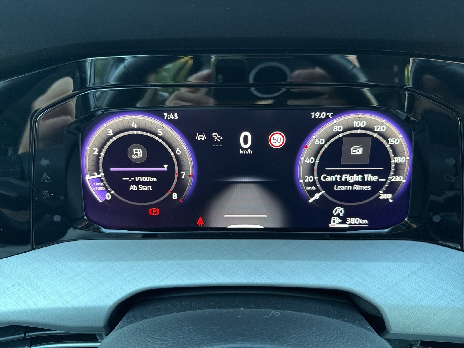 Volkswagen Golf VIII 1.5 eTSI LIFE CAM ACC HEAD-UP NAVI ALU