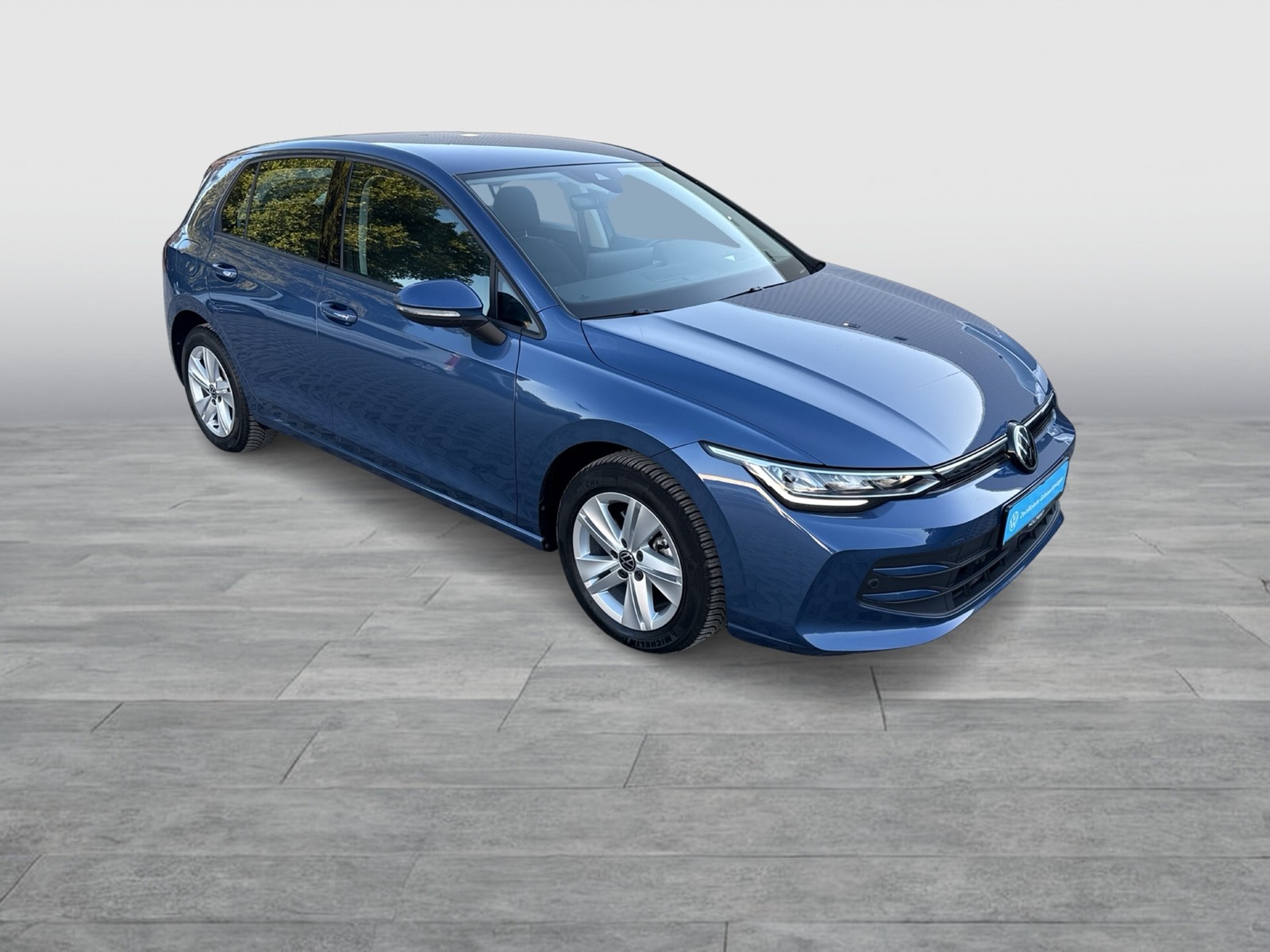 Volkswagen Golf VIII 1.5 eTSI LIFE CAM ACC HEAD-UP NAVI ALU