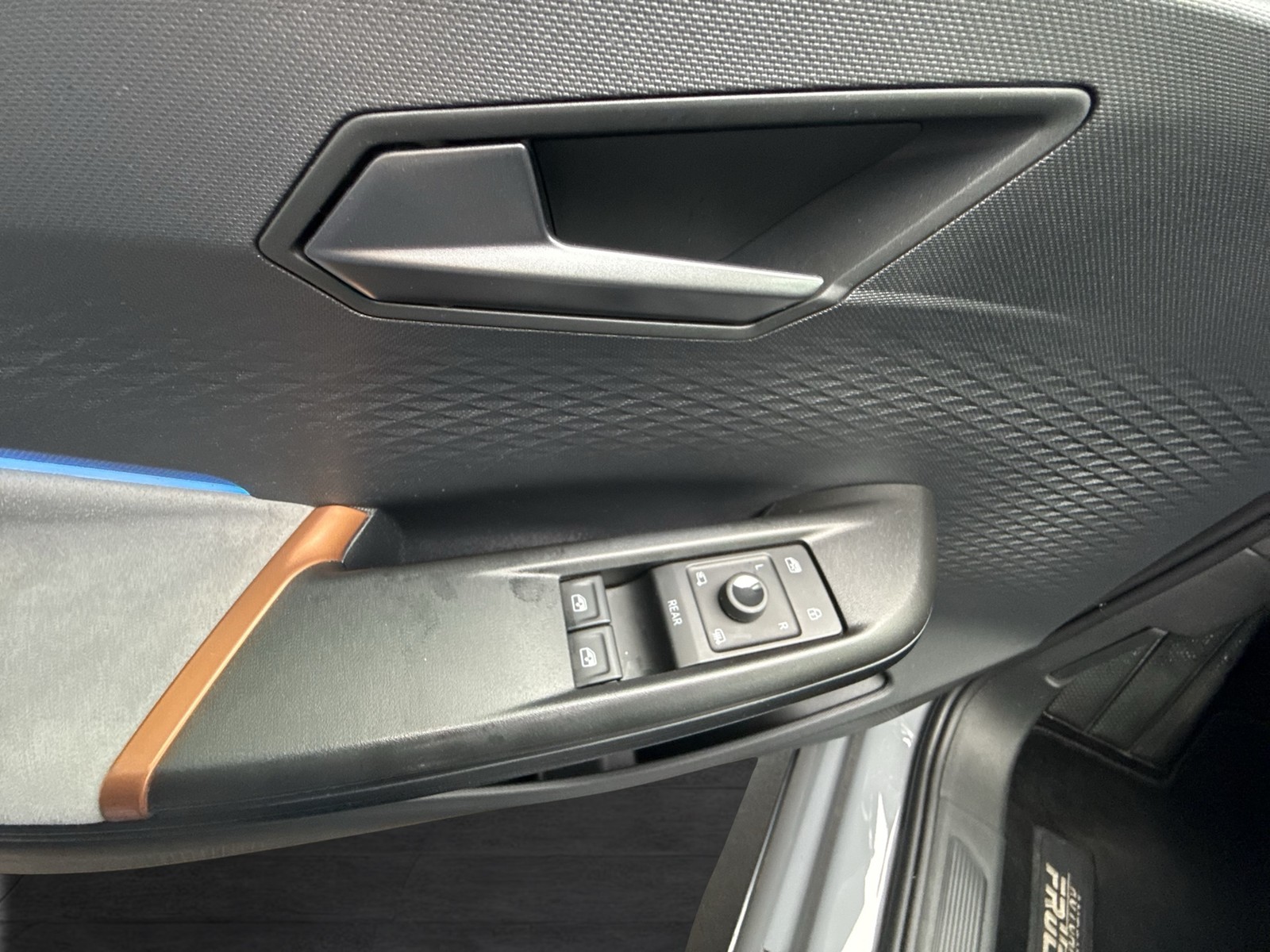 Cupra Born LM19 SITZHEIZUNG LED EINPARKHILFE DAB