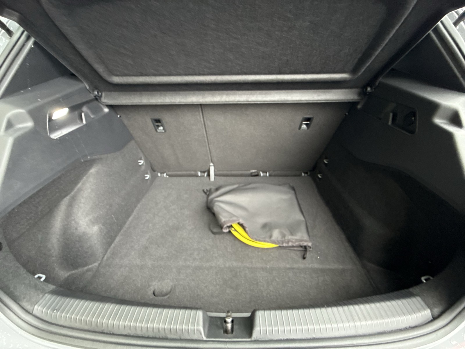 Cupra Born LM19 SITZHEIZUNG LED EINPARKHILFE DAB