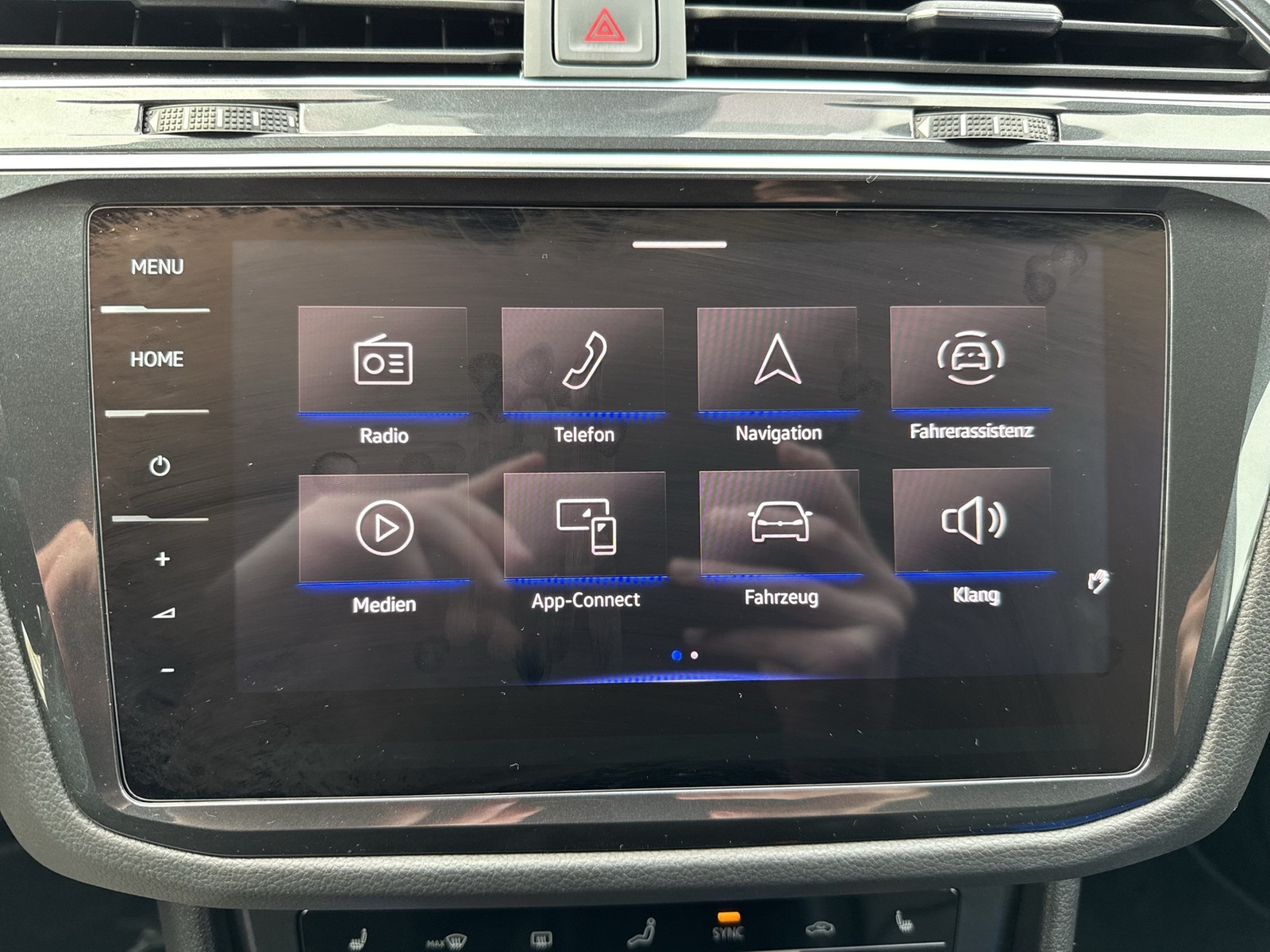 Volkswagen Tiguan 2.0 R BLACKSTYLE 4X4 LEDER PANO AHK LM21