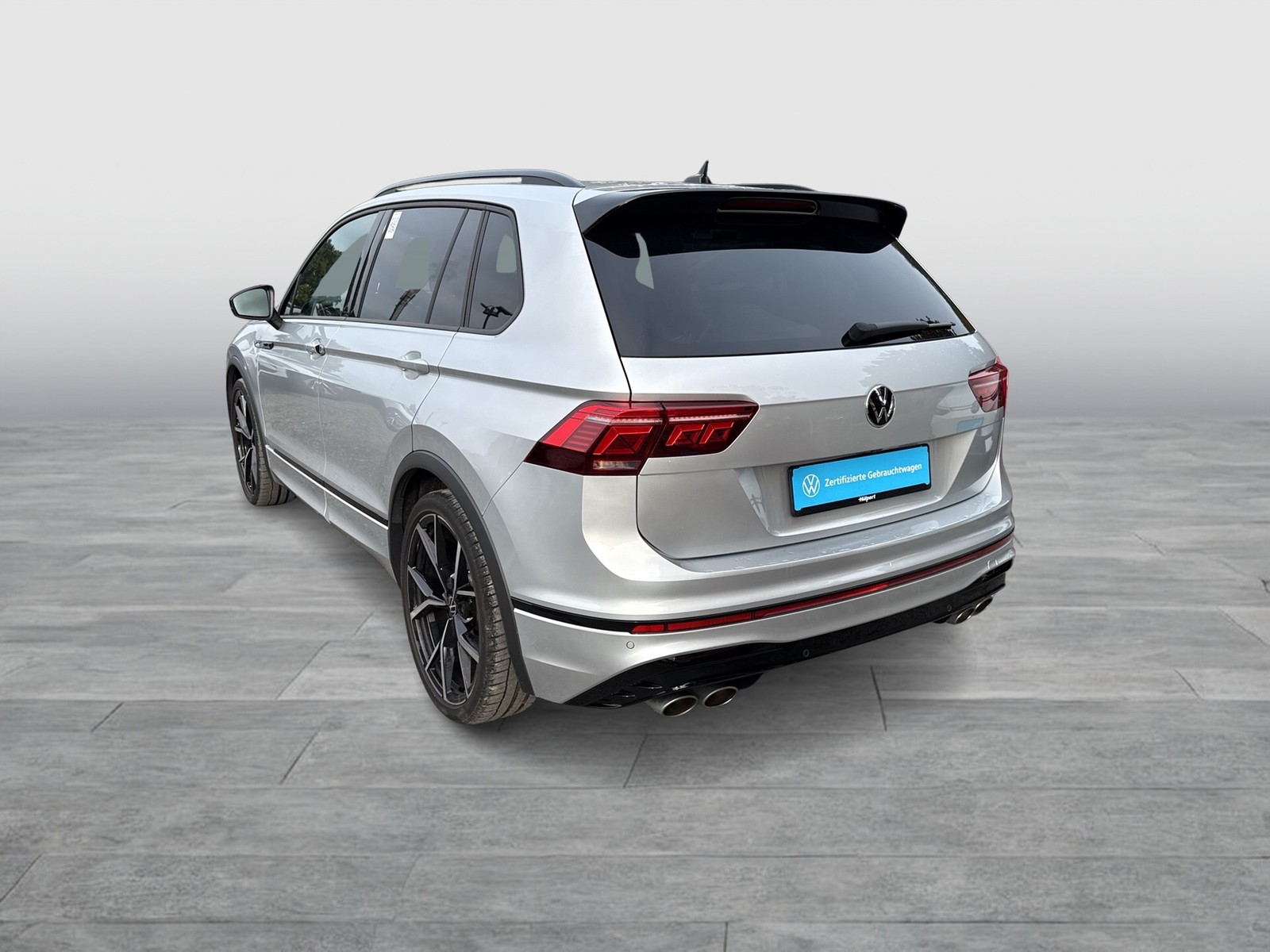 Volkswagen Tiguan 2.0 R BLACKSTYLE 4X4 LEDER PANO AHK LM21