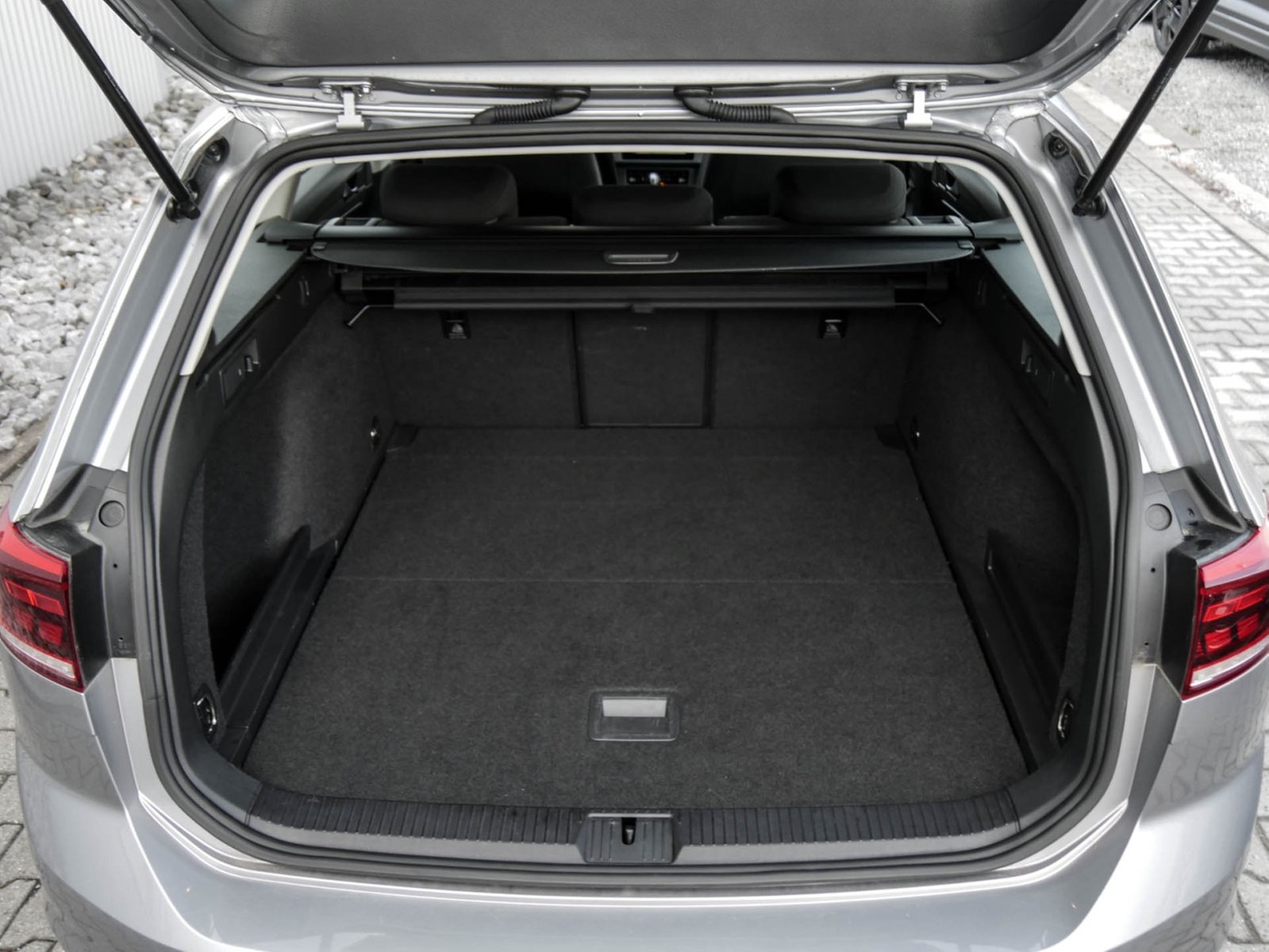 Volkswagen Passat Variant 1.5 CAM NAVI CARPLAY SITZHEIZUNG