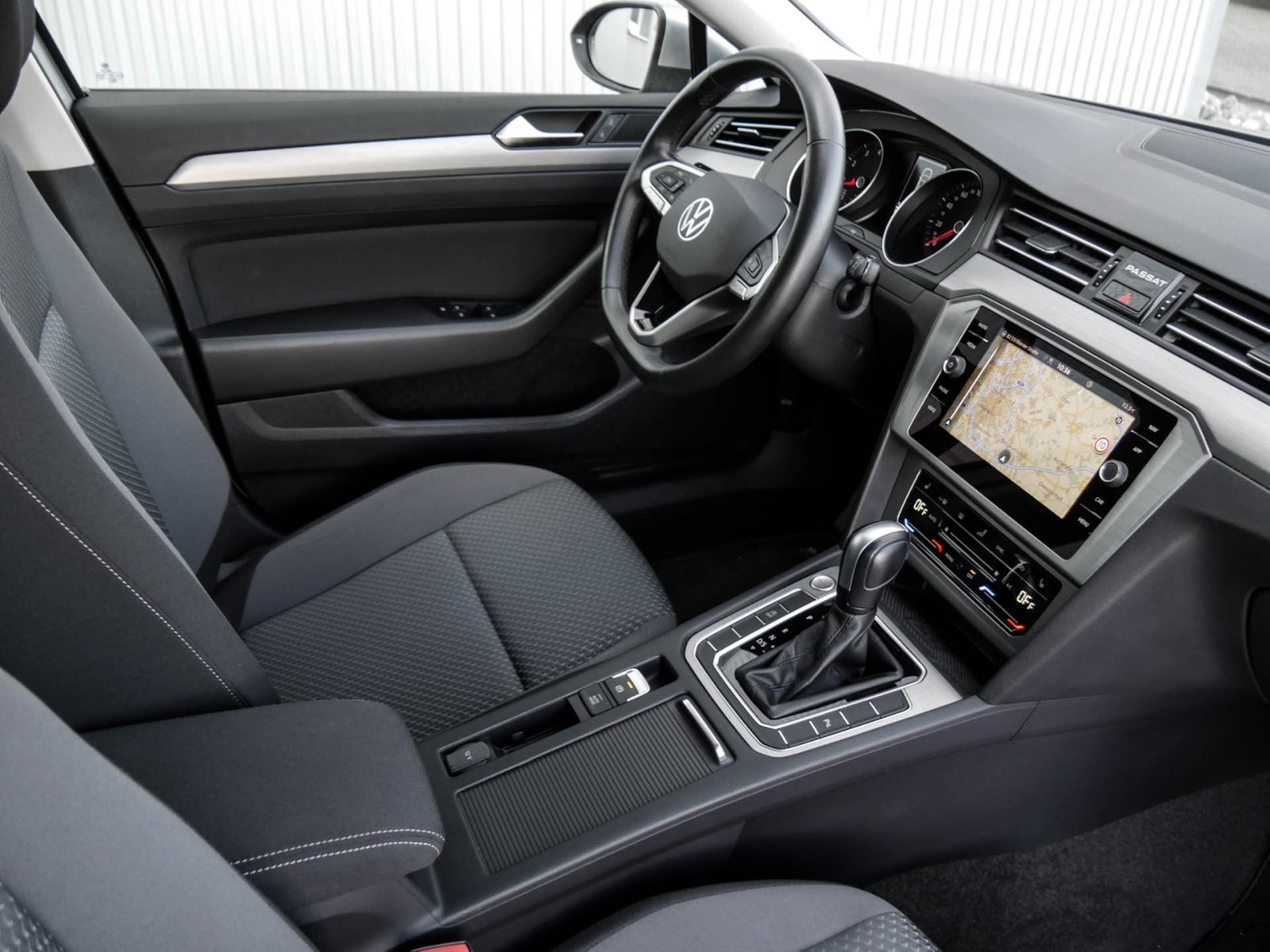 Volkswagen Passat Variant 1.5 CAM NAVI CARPLAY SITZHEIZUNG