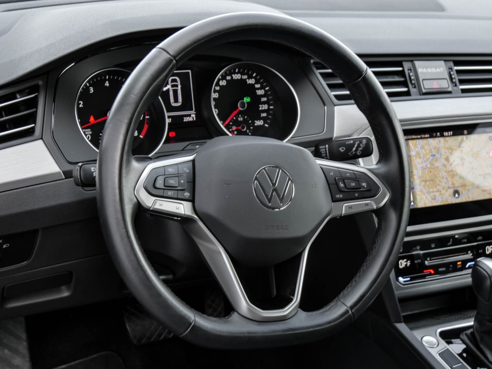 Volkswagen Passat Variant 1.5 CAM NAVI CARPLAY SITZHEIZUNG